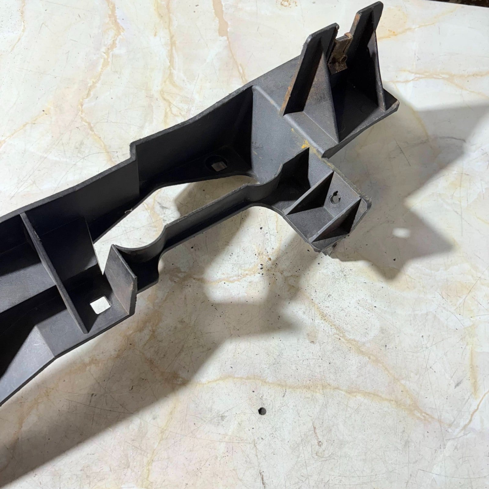 Range Rover L322 Headlight Bracket Mount Off Side Right 2002-2005 7009236 RH