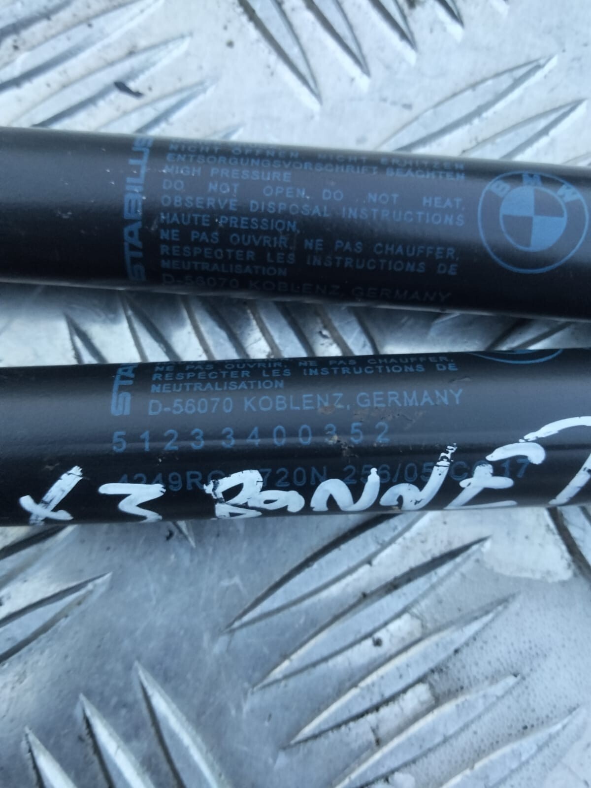 BMW X3 E83 2.0D N47 2008 1995cc BONNET STRUTS/RAMS PAIR 51233400352