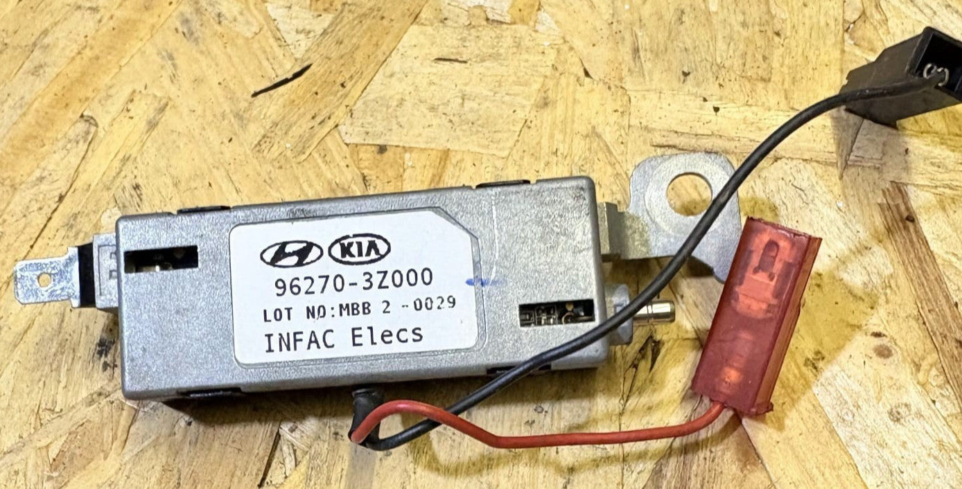 HYUNDAI I40 AERIAL ANTENNA AMPLIFIER MODULE 96270-3Z000