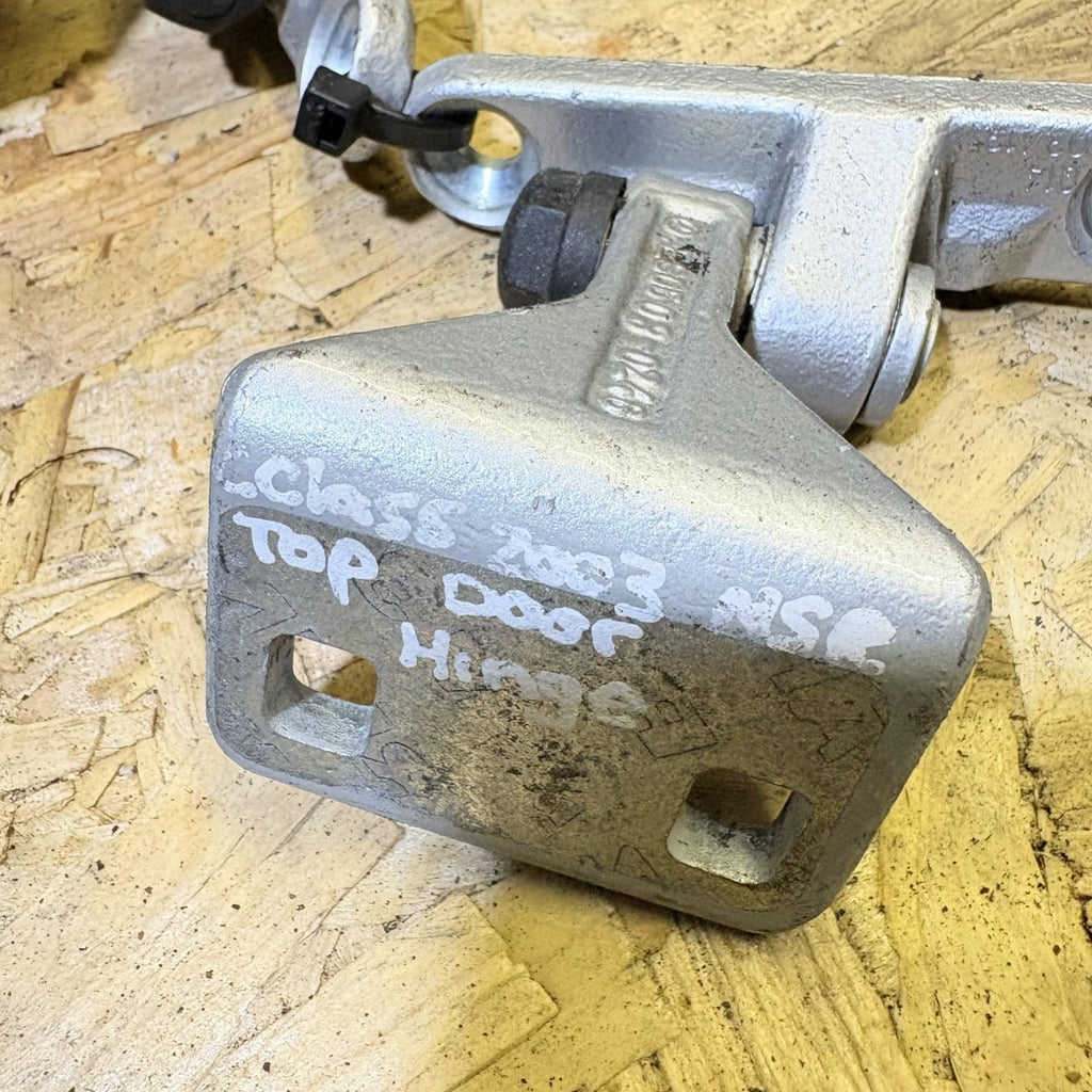 MERCEDES CLS W219 NSR PASSENGER FRONT REAR DOOR HINGE HINGES