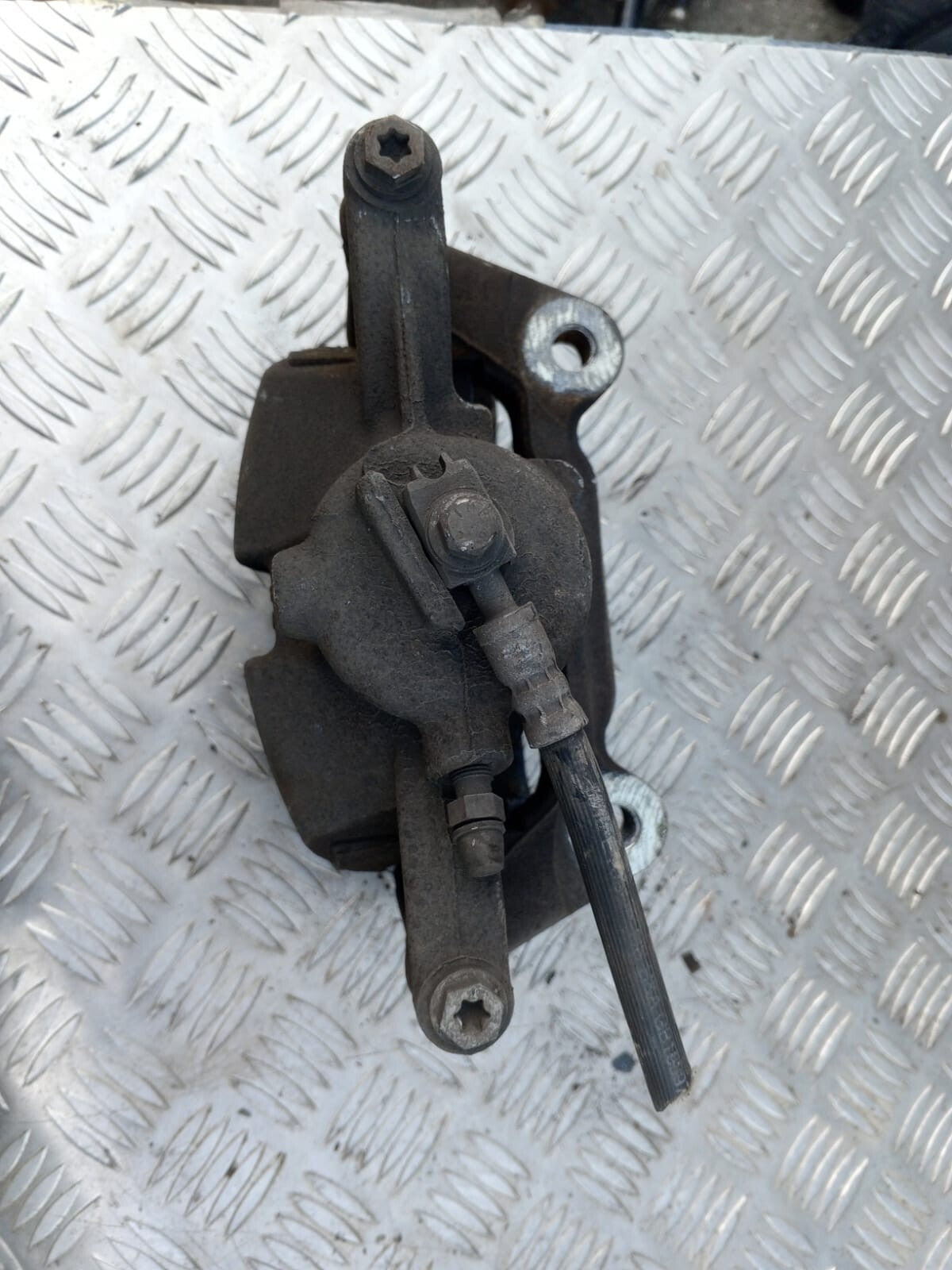 SEAT ATECA MK1 2016-2025 FRONT LEFT N/S BRAKE CALIPER CARRIER 8V0615123D