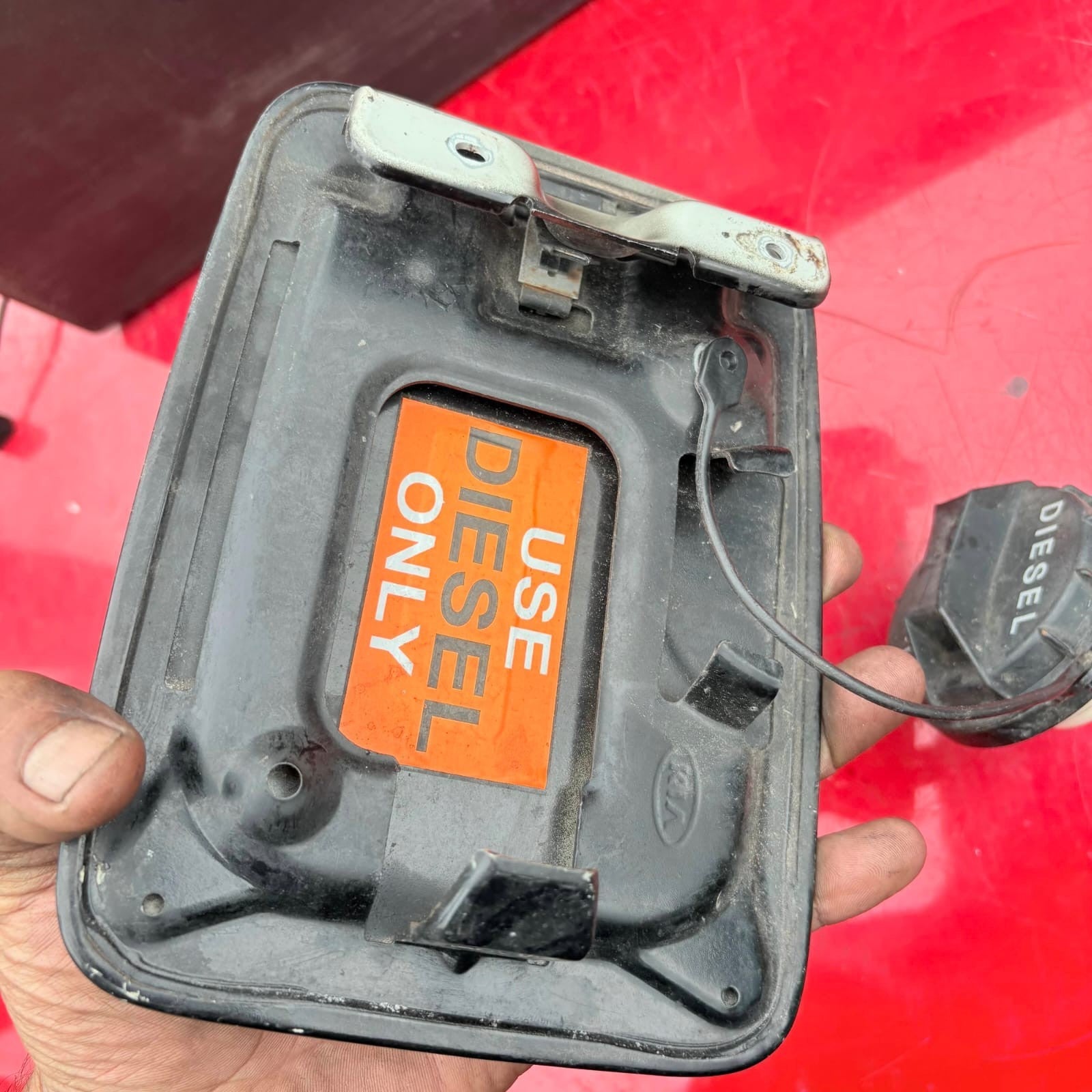 Nissan Qashqai J11 Petrol Fuel Flap Cap Door In Red Colour Tekna Dig-T