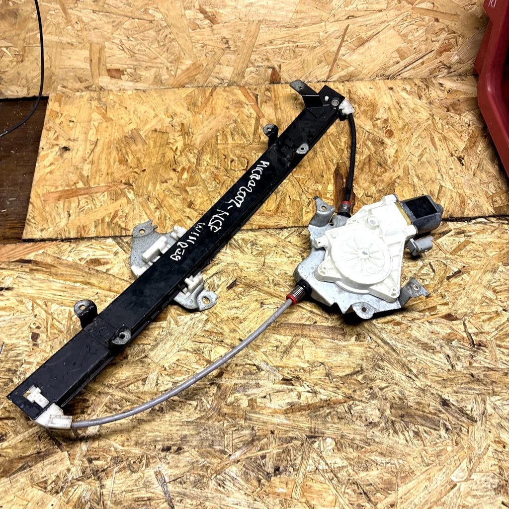 NISSAN MICRA 2002 PASSENGER FRONT SIDE WINDOW REGULATOR 5 DOOR 80700BC60B
