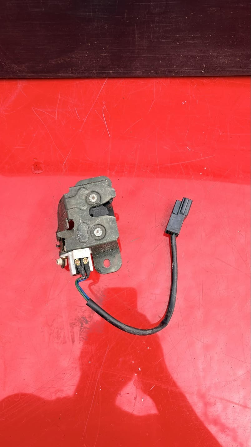 Hyundai Santa Fe Mk1 2001-2006 Rear Boot Window Catch Latch Lock (5 Door)