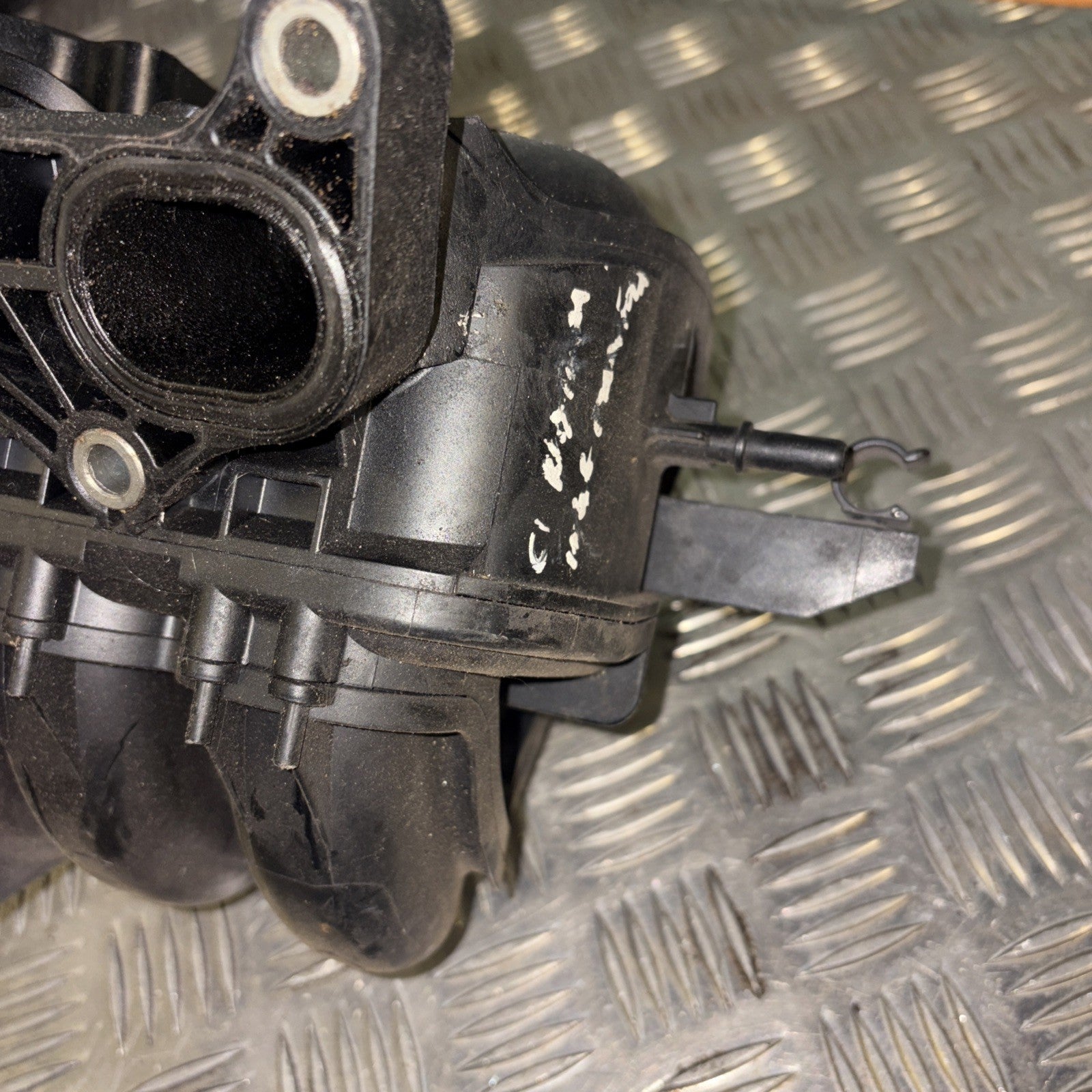 Peugeot 107 Inlet Manifold Injector Rail 1.0 Petrol 1KR Citroen C1 Toyota Aygo