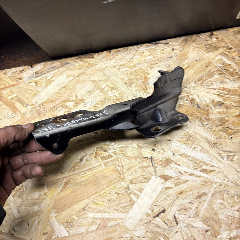 Kia Sorento JC 2005-2006 2.5 CRDi 5DR Left Nearside Bonnet Hood Hinge