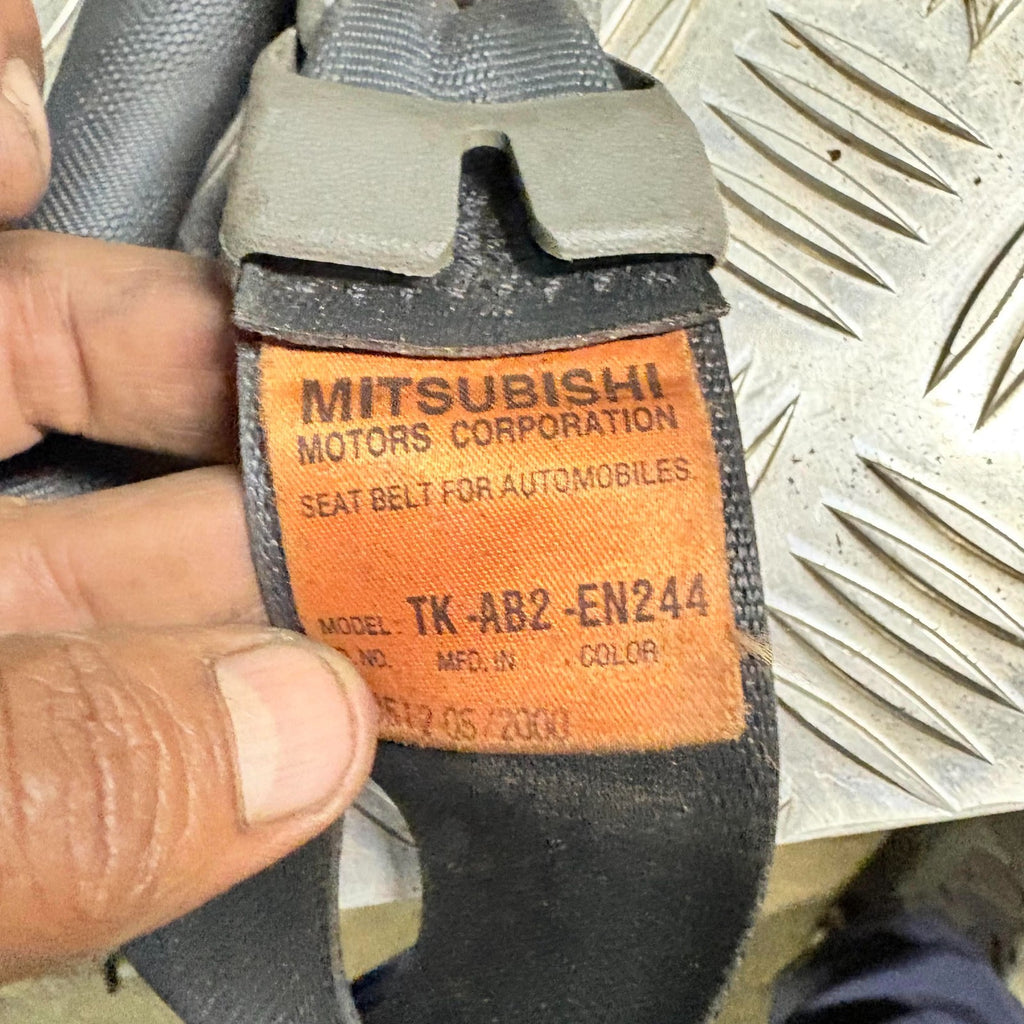 0429083 Front Seat Belt Left for Mitsubishi Shogun 2001