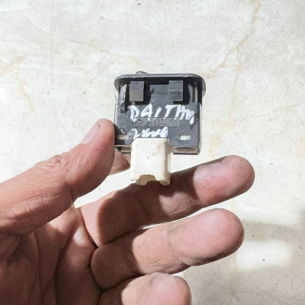 Diahatsu 2006 Fog Light Switch