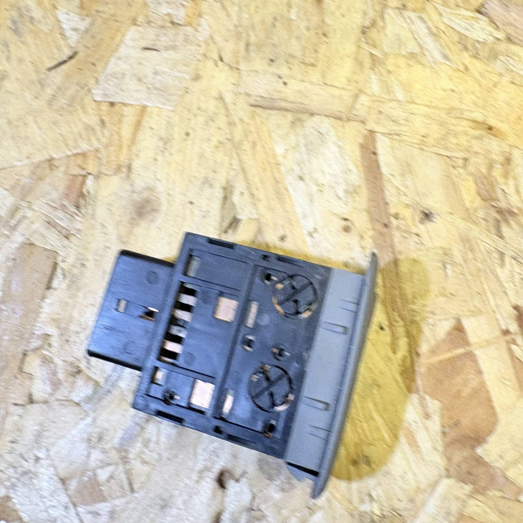 KIA SORENTO 2005 Driver Front Right FUEL FLAP SWITCH 93550-3E020