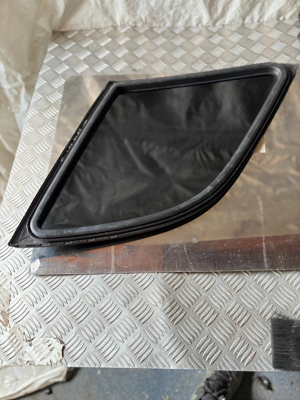 Mercedes ML W163 1998-2005 Rear Left Door Quarter Glass Tinted AS3 A1636700312