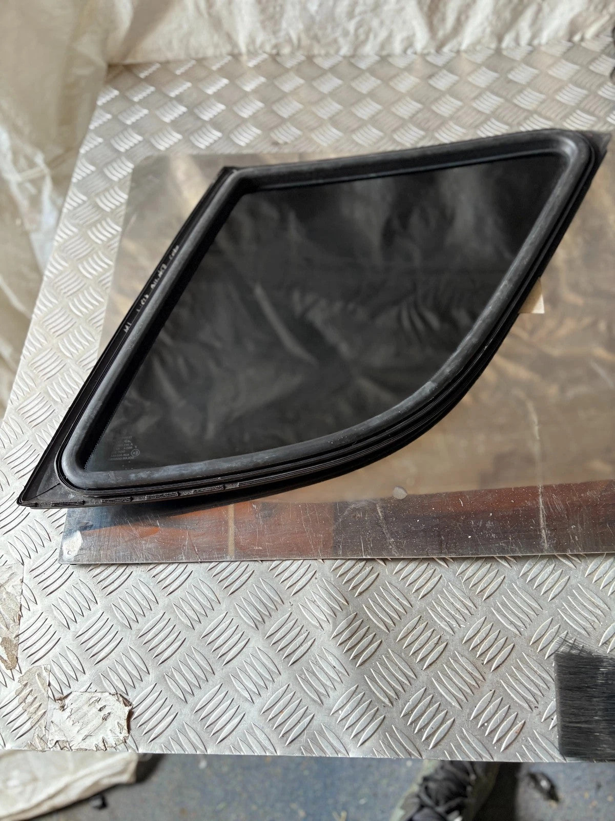Mercedes ML W163 1998-2005 Rear Left Door Quarter Glass Tinted AS3 A1636700312