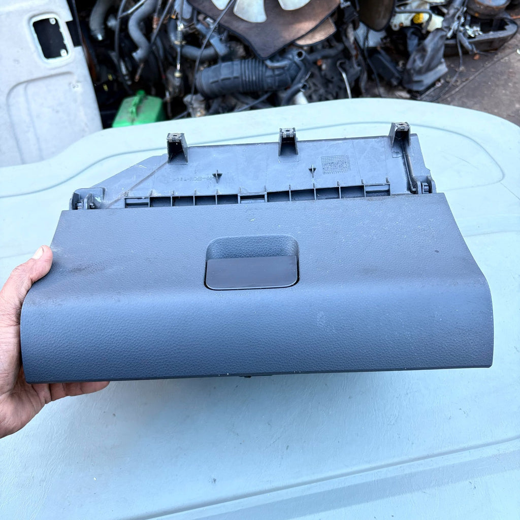 VOLKSWAGEN POLO 9N 2005-2009 MK4 GLOVE BOX. STORAGE COMPARTMENT 6Q2 857 101D