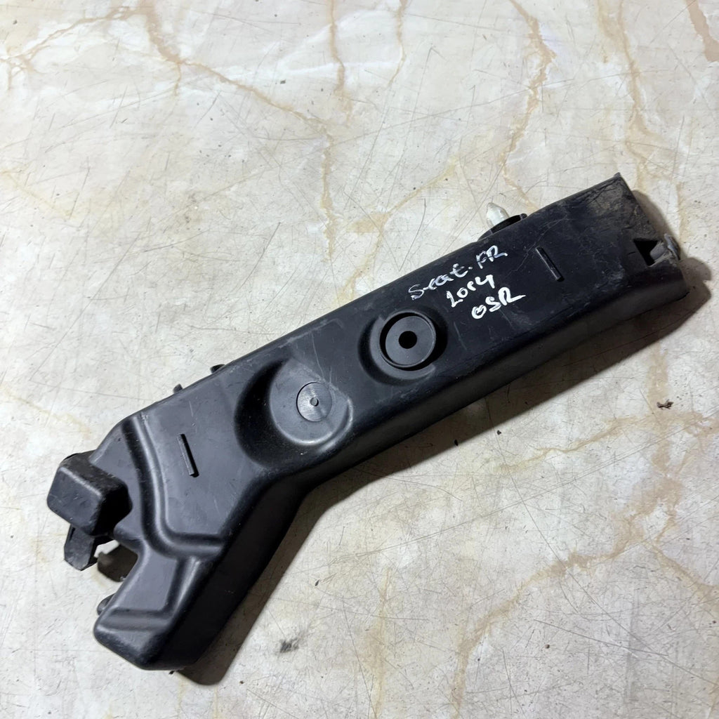 Seat Leon FR 2014 Bumper Bracket Right Rear Driver Side OS