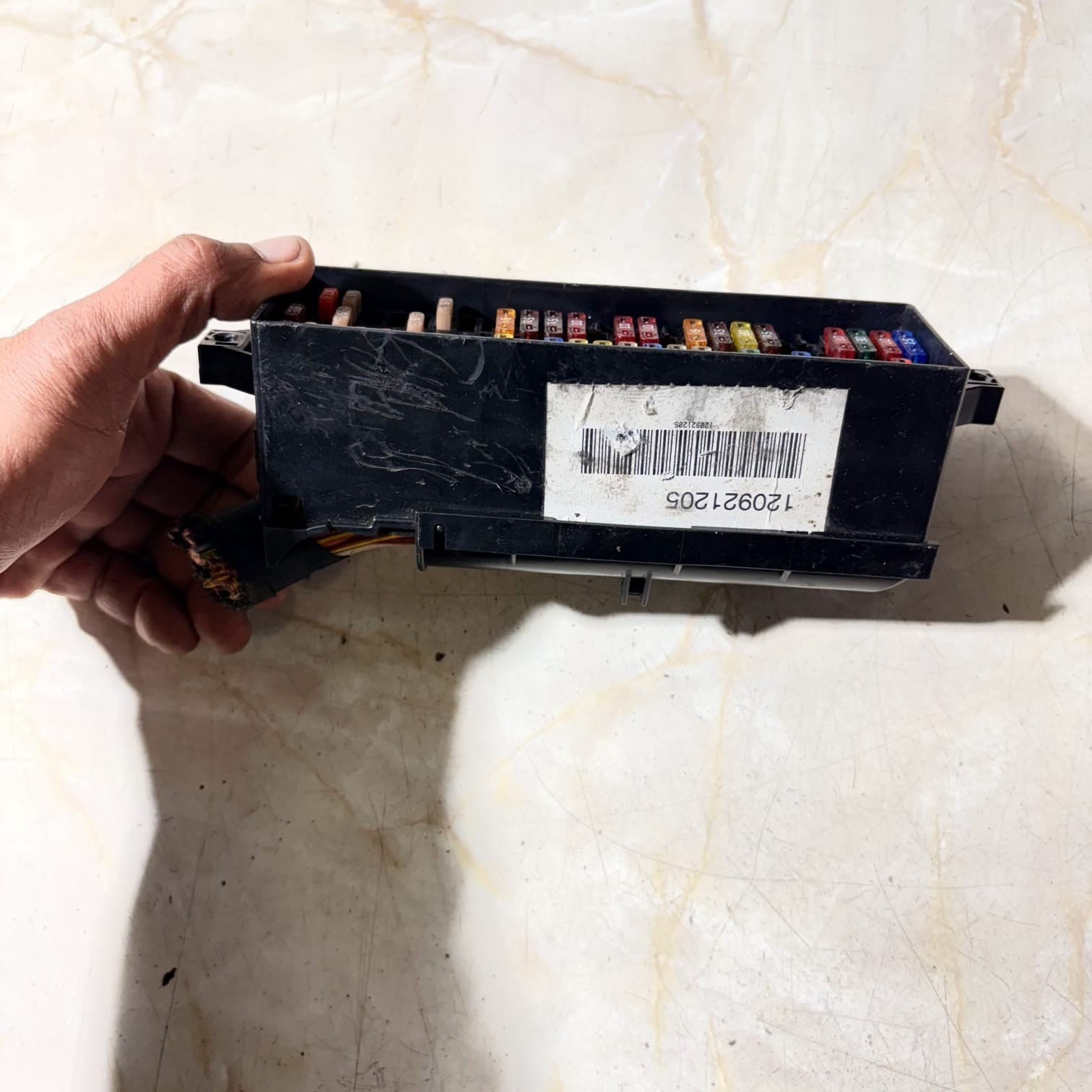 2011 VOLKSWAGEN POLO FUSE BOX 120921205