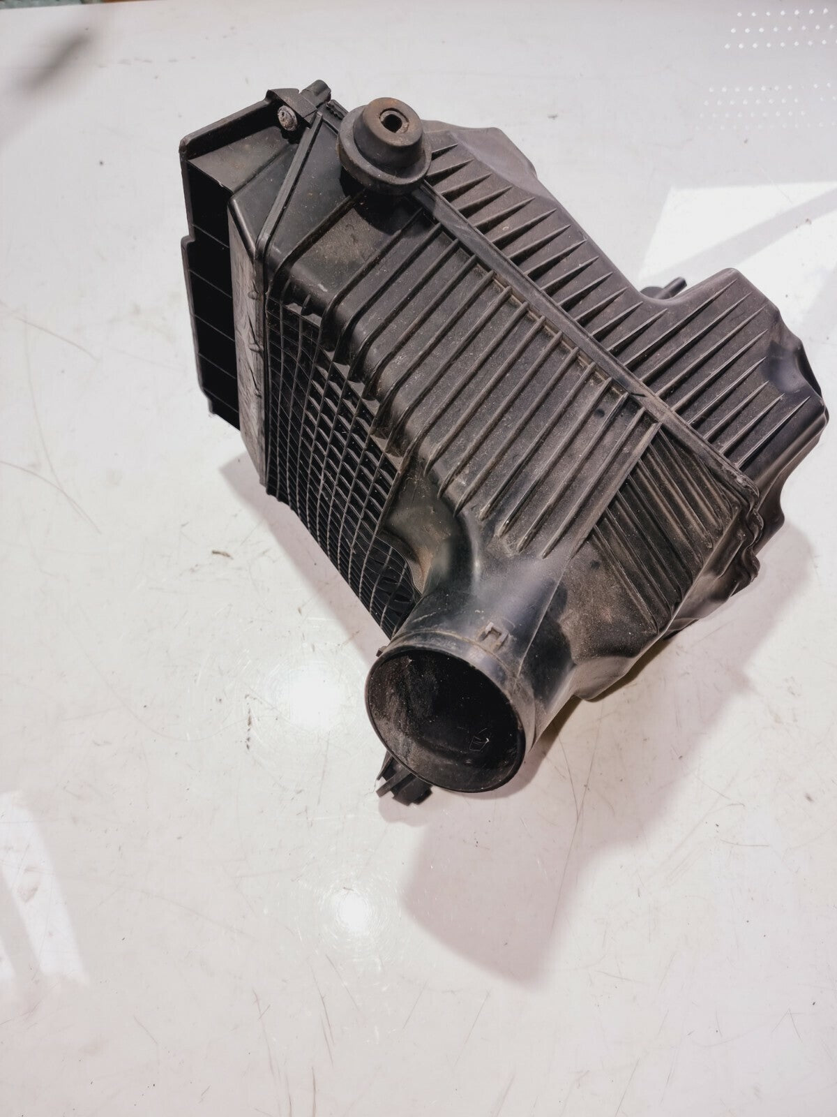 2005 RENAULT SCENIC Air Filter Box Housing 8200176559