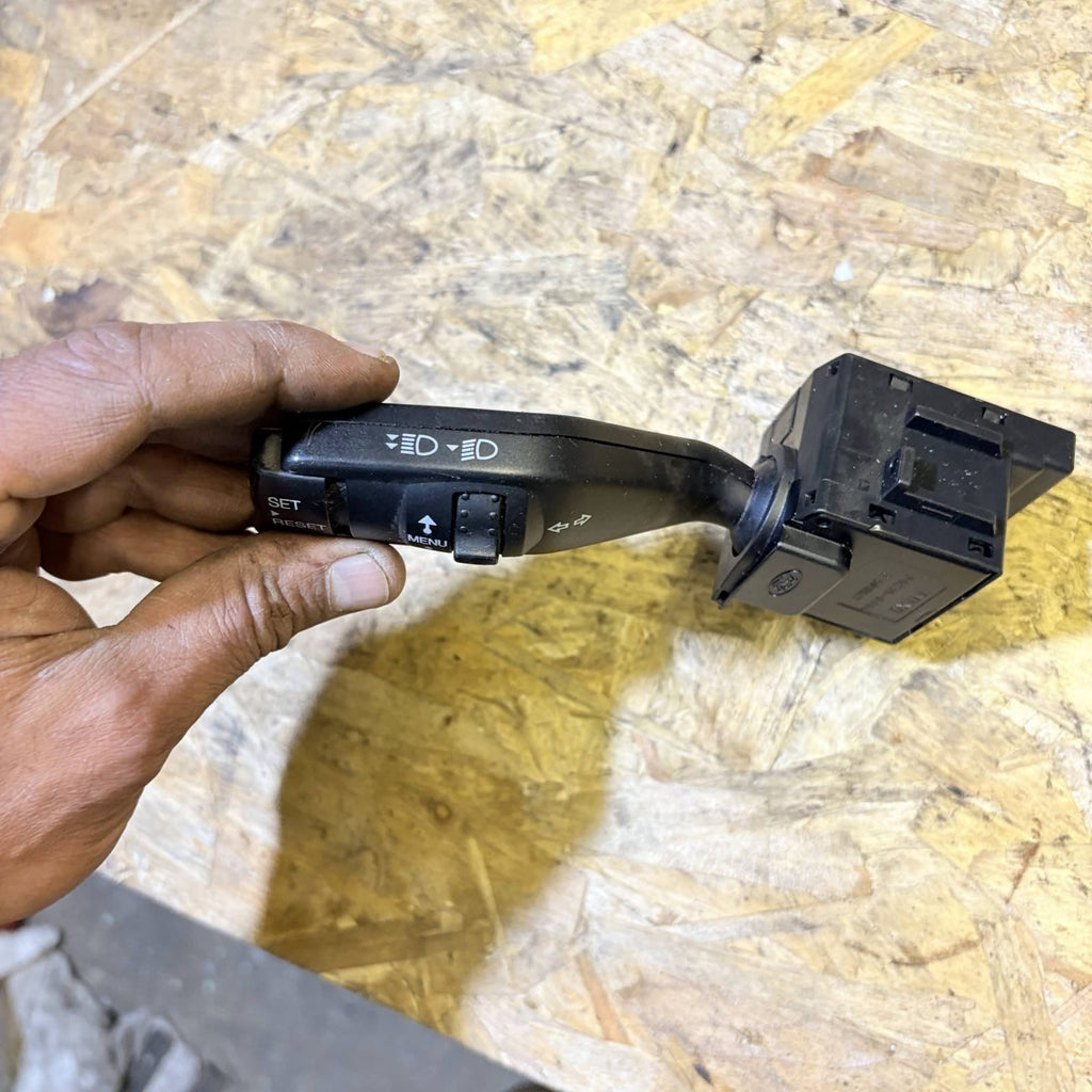 FORD FOCUS C-MAX KUGA TRANSIT INDICATOR STALK TURN SIGNAL SWITCH 17D940C