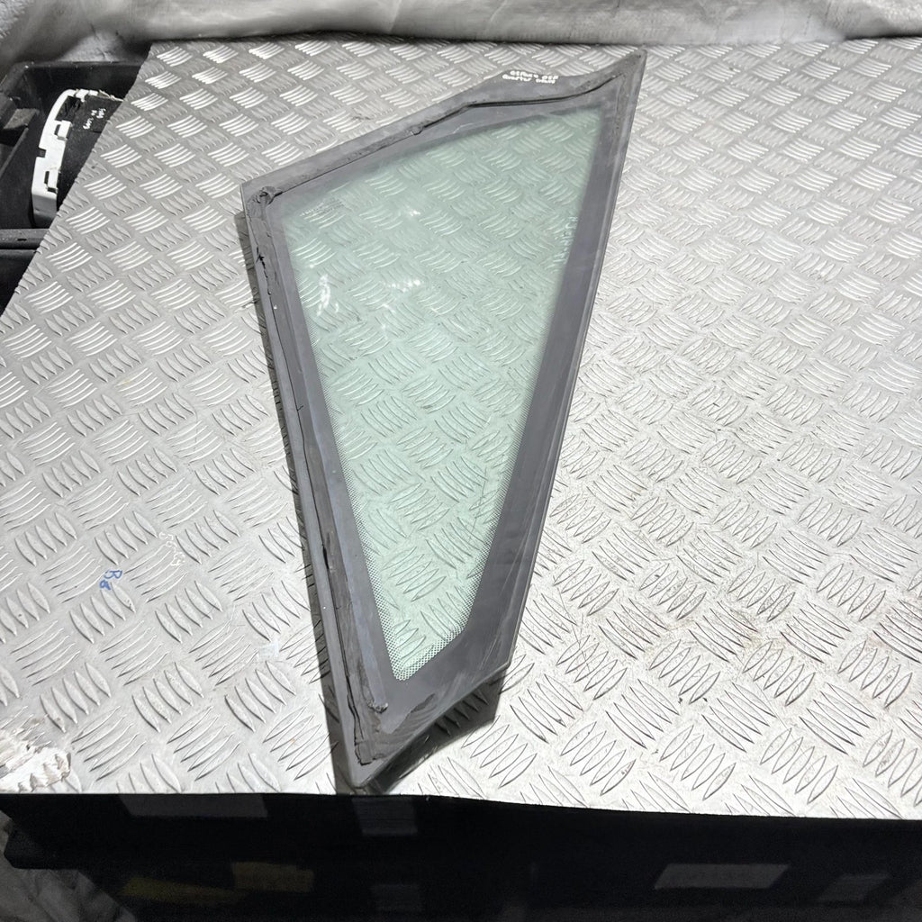 Renault Espace Mk4 02-06 RH right front Quarter Window Windscreen side glass