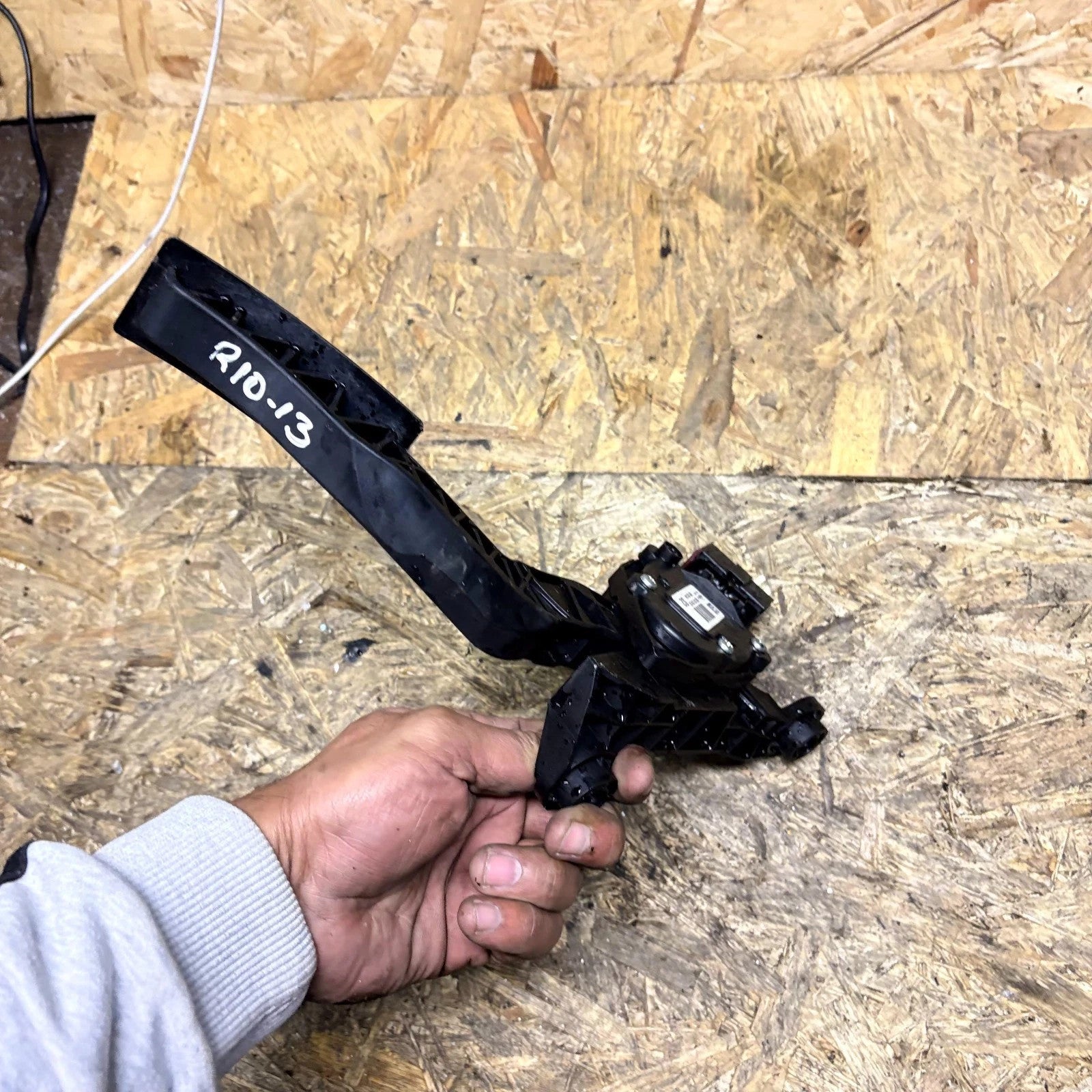 Kia Rio 2012 2013 2014 2015 2016 2017 Accelerator Throttle Pedal 32700-1RXXX