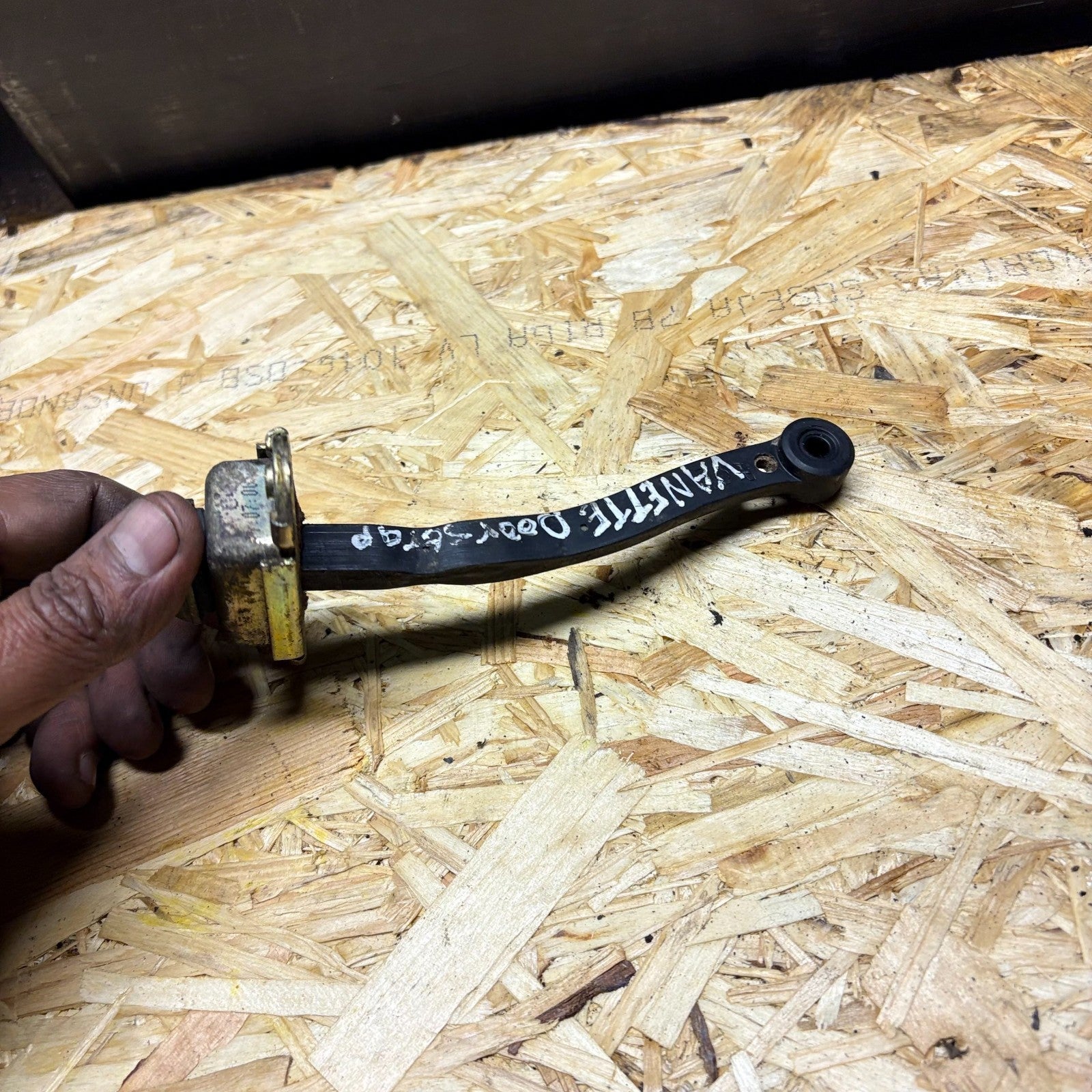 NISSAN VANETTE PASSENGER FRONT LEFT SIDE DOOR CHECK STRAP