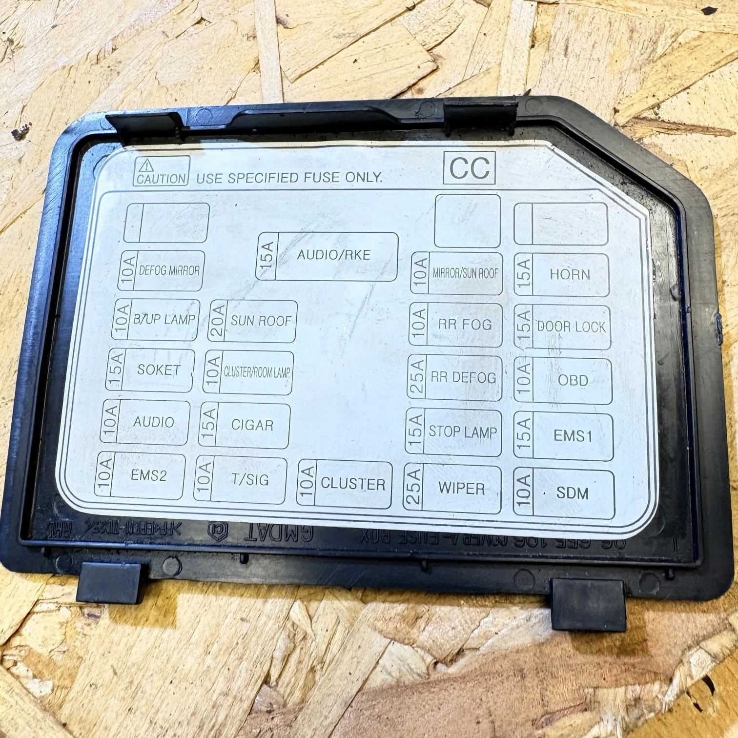 Chevrolet Aveo 2009-2011 Dash Fuse Box Cover Lid 96655192 Interior Panel