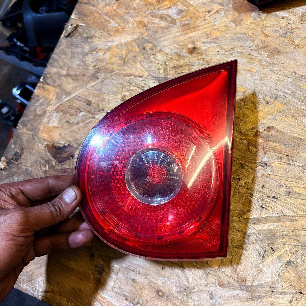 VOLKSWAGEN GOLF 2004-2009 RIGHT DRIVERS TAIL LIGHT LAMP IK6945094F