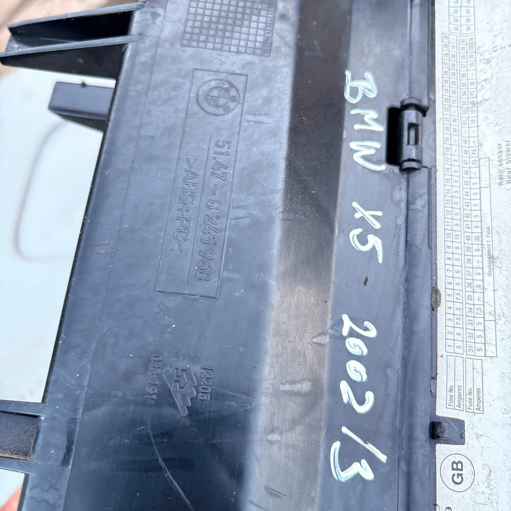 BMW X5 E53 Dashboard Glovebox Assembly Storage Compartment 824596908 00-03