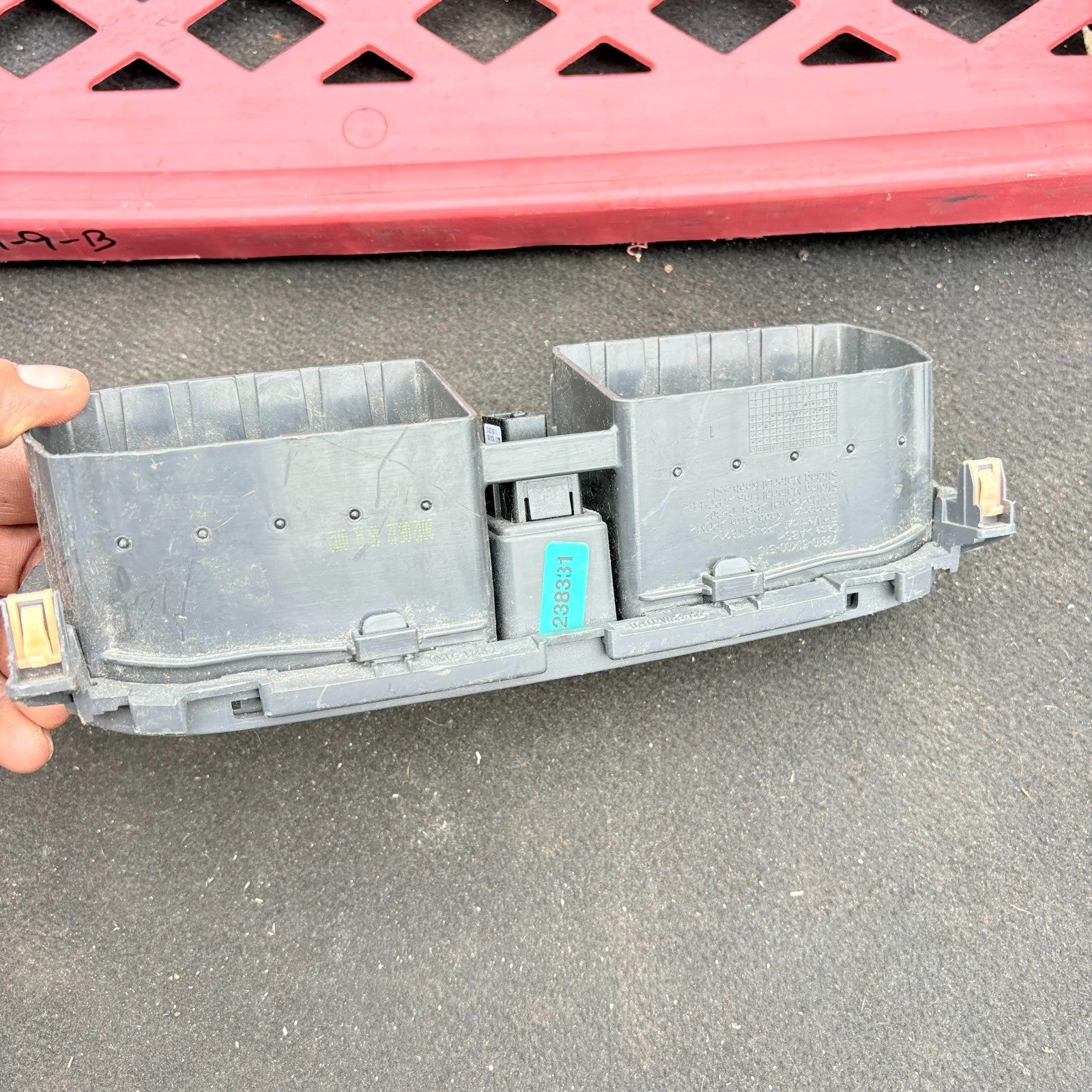 Vauxhall Agila B 2008-2014 Centre Dash Air Vent Hazard Switch 73841-51K0