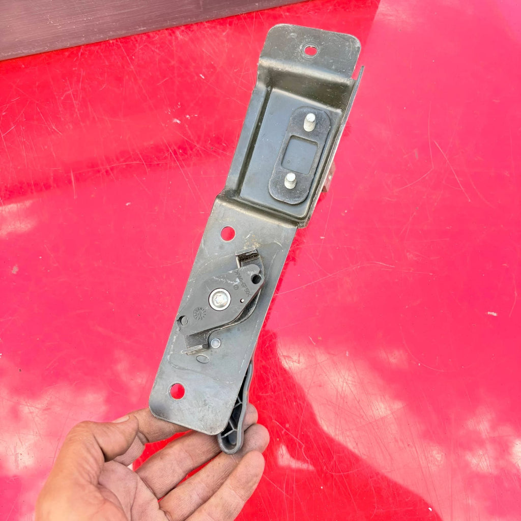 Vauxhall Vivaro Sportive Cdti 2003 Boot Release Handle Driver Rear OSR 198010004