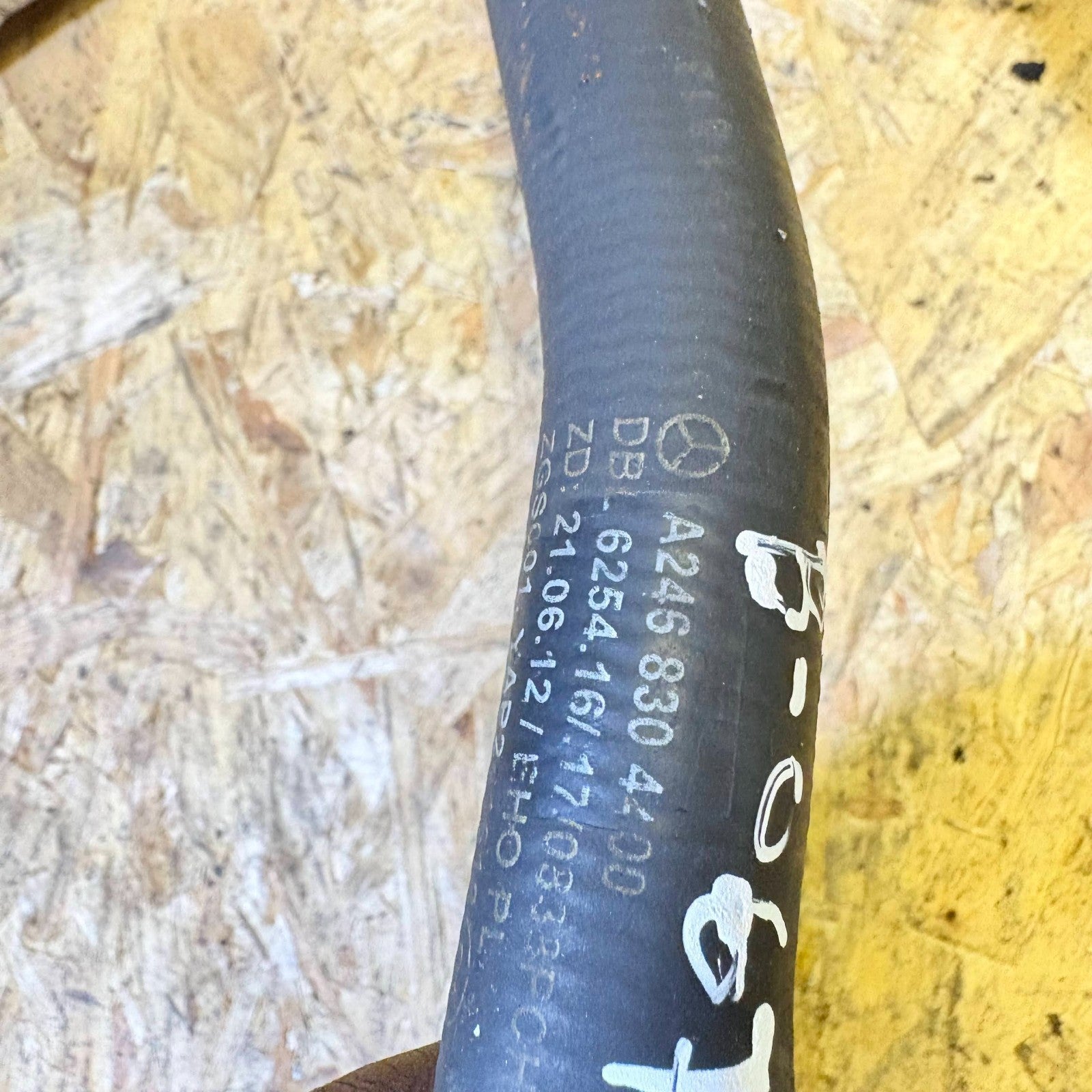 MERCEDES A-CLASS W176 2012-2018 ENGINE HEATER COOLANT HOSE PIPE A2468304400
