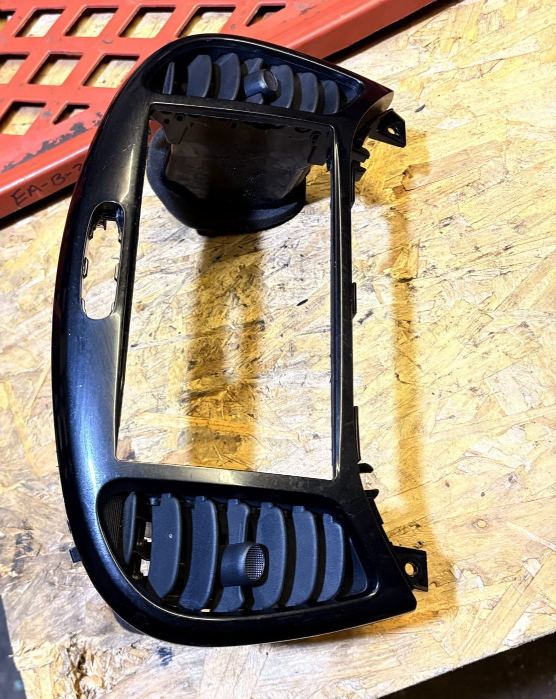 Nissan Juke F15 02/2013-05/2014 Dashboard Air Vents Trim Surround 68260BX80A