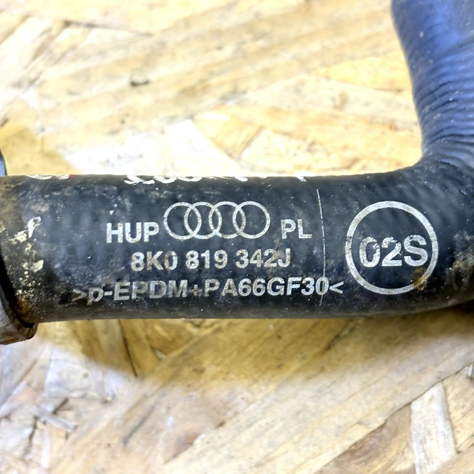 AUDI A5 8T A4 2.0 WATER COOLANT PIPE 8K0819342J 8E0122293