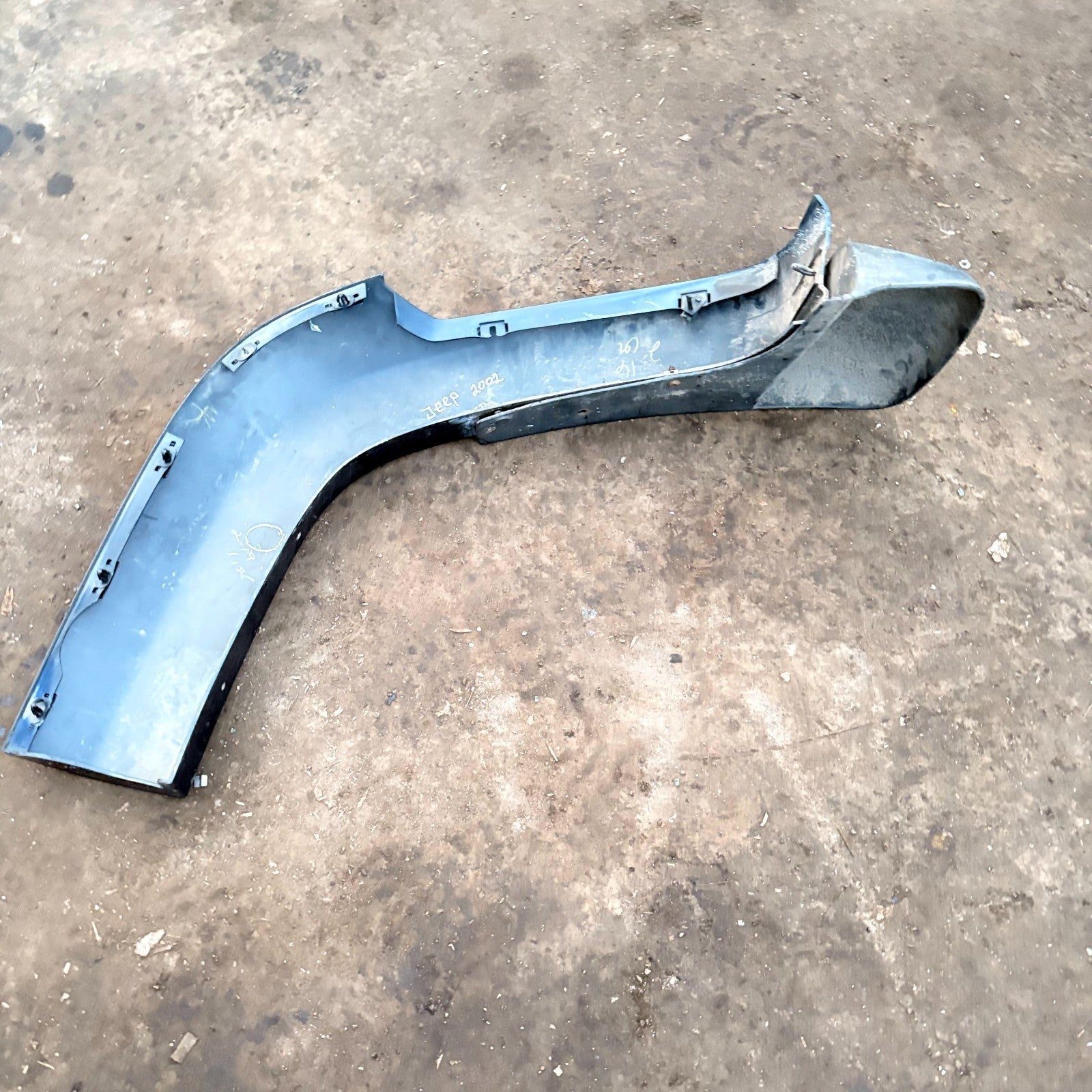 JEEP CHEROKEE REAR RIGHT SIIDE WHELE ARCH (FENDER) TRIM