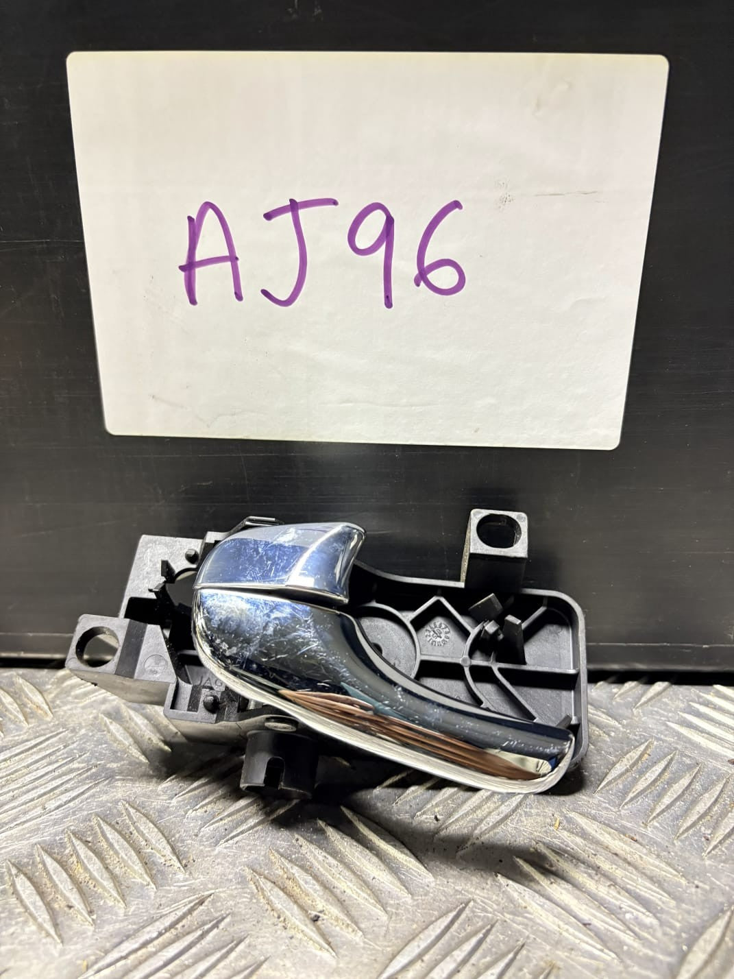 JAGUAR S-TYPE SE V6 4DR 99-07 DOOR HANDLE INTERIOR REAR DRIVER 2R8322600AD