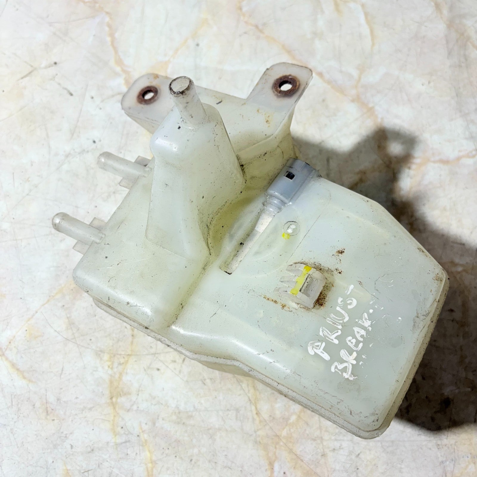 04-09 Toyota Prius Brake Fluid Reservoir Tank Bottle