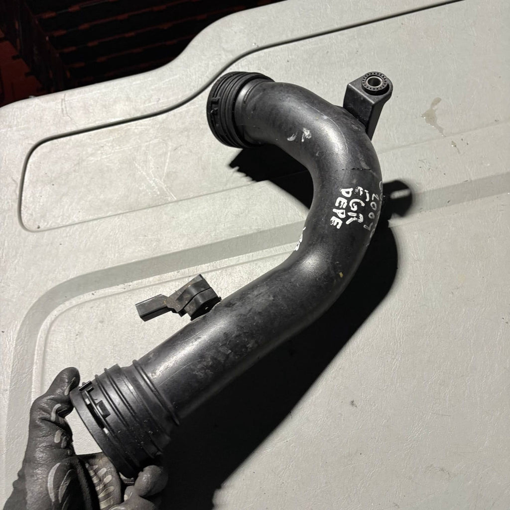 VW Passat B6 05-10 2.0 TDI Turbo Intercooler Pipe Hose 1K0145770D