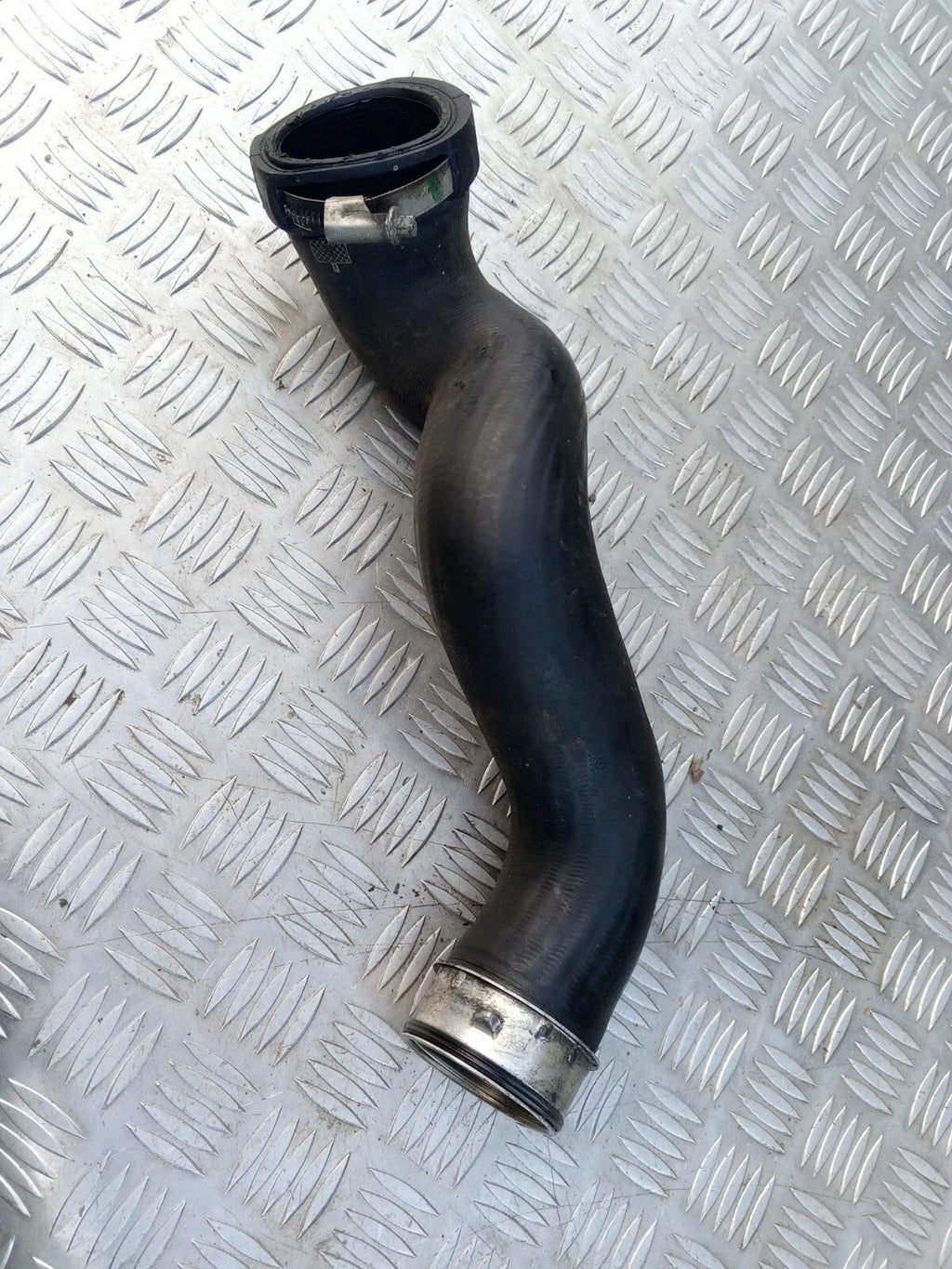 GED52552 Audi A4 S4 B6 8E 8H 2004 Diesel intercooler hose pipe