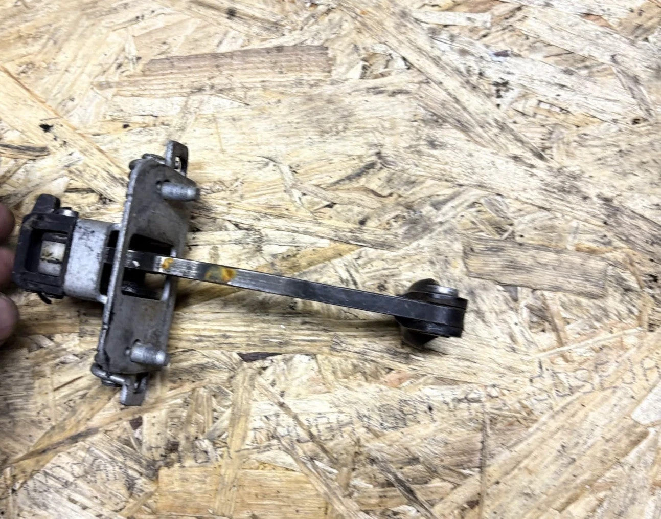 Citroen C4 2008-2010 Front Right Door Check Strap Door Stop OSF