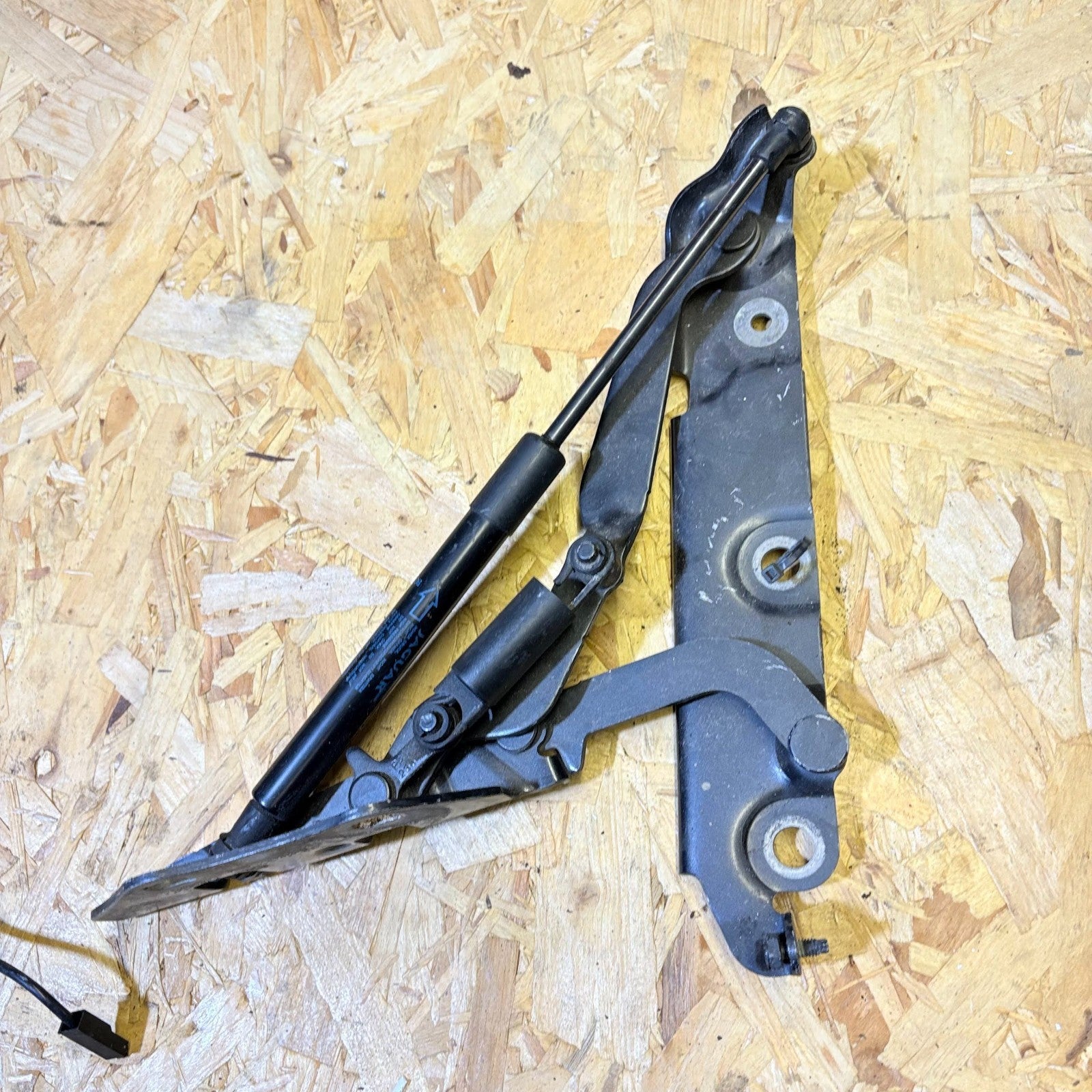 Jaguar 2012-2015 Right Rear Tailgate Hinge Gas Strut 8X23406A42AD