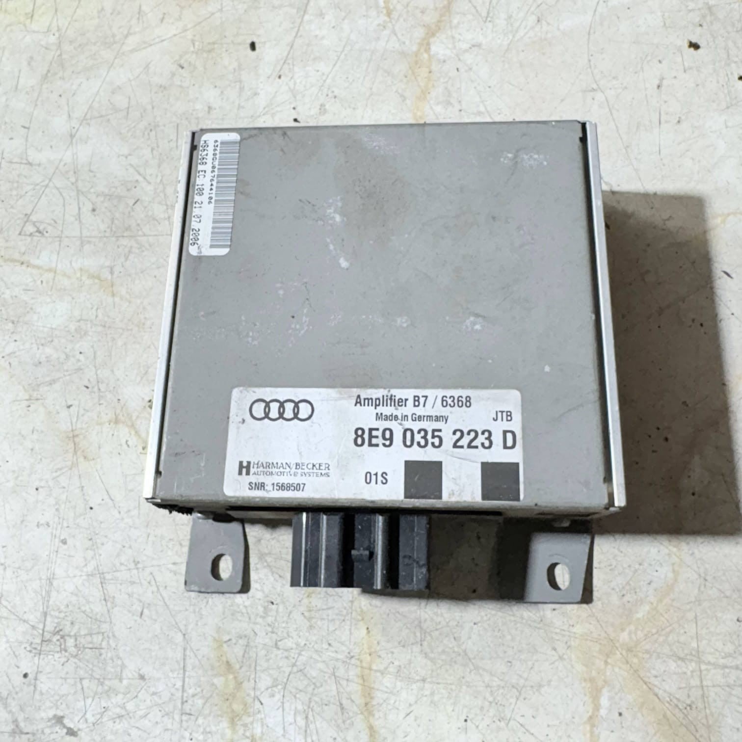 AUDI A4 SLINE B7 AUDIO RADIO AMP HARMAN & BECKER AMPLIFIER 8E9035223D 04-08