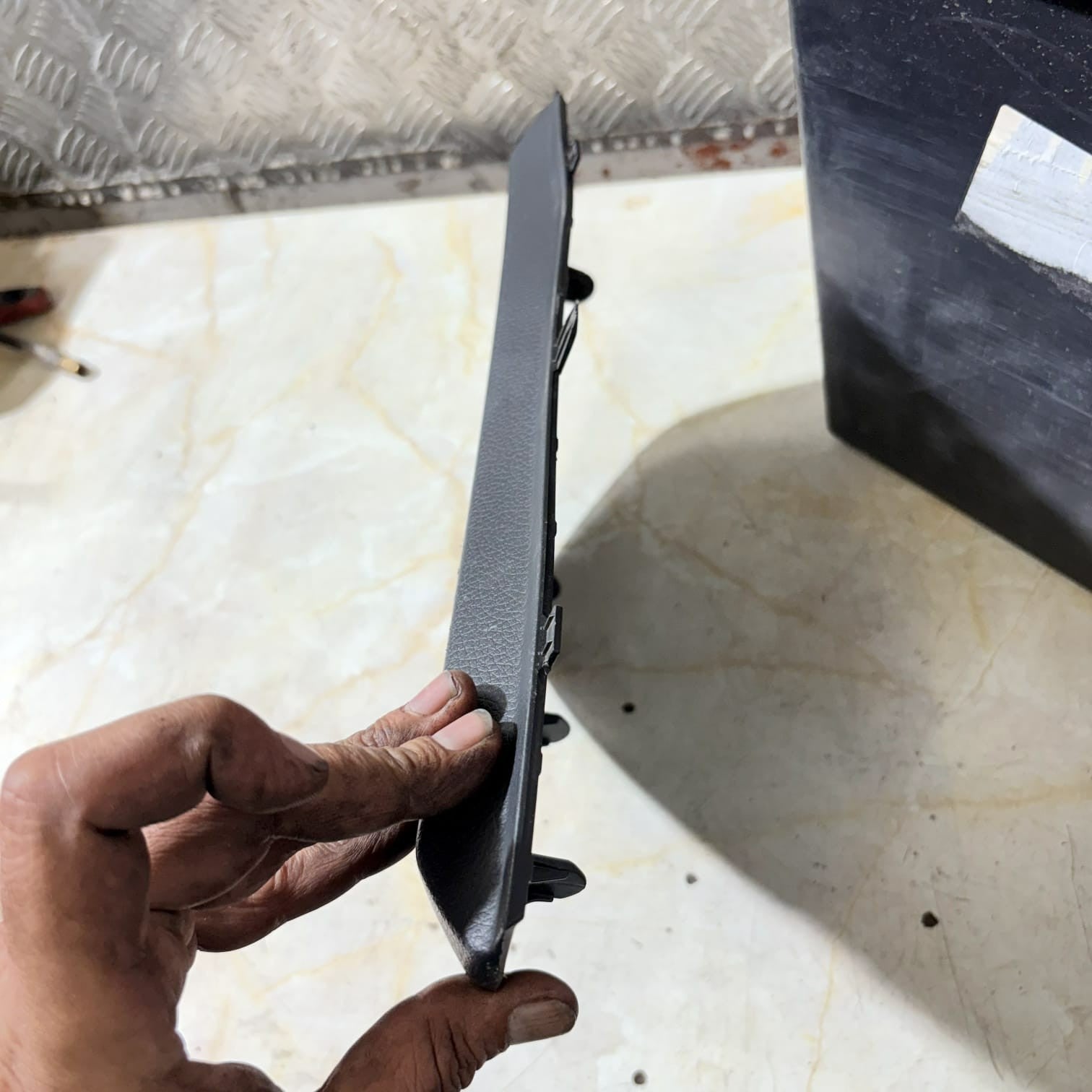 NISSAN XTRAIL 684984EAOA 2019 DASHBOARD RIGHT DRIVER SIDE END COVER TRIM