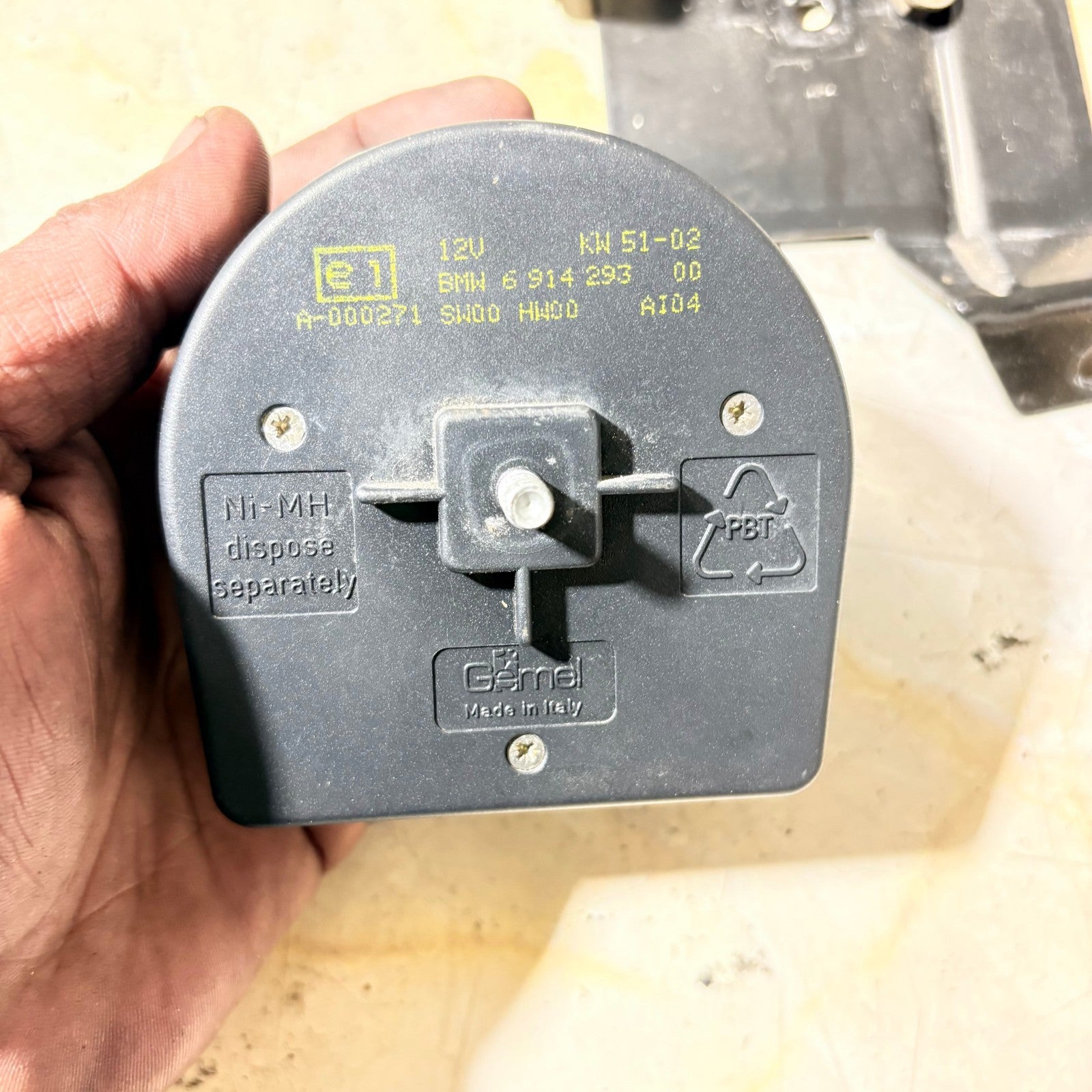 MINI R52 Convertible 2004-2008 Alarm Siren Horn Bracket 65756914293 6914293