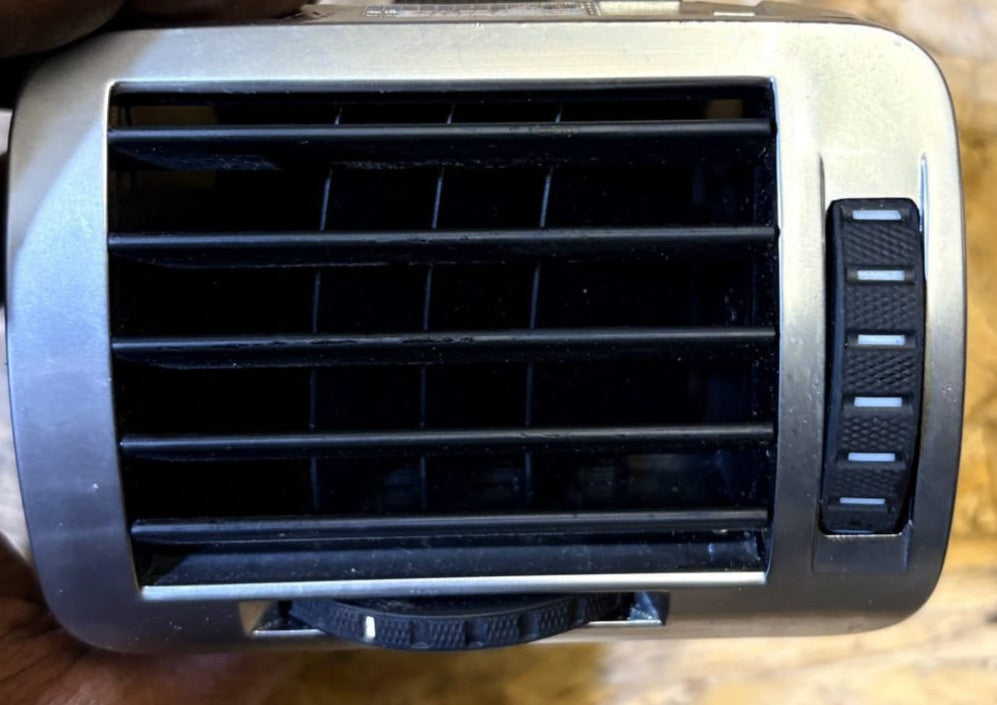 ŠKODA SUPERB 3U ventilation nozzle ventilation Passenger front 3U0819701G WNK
