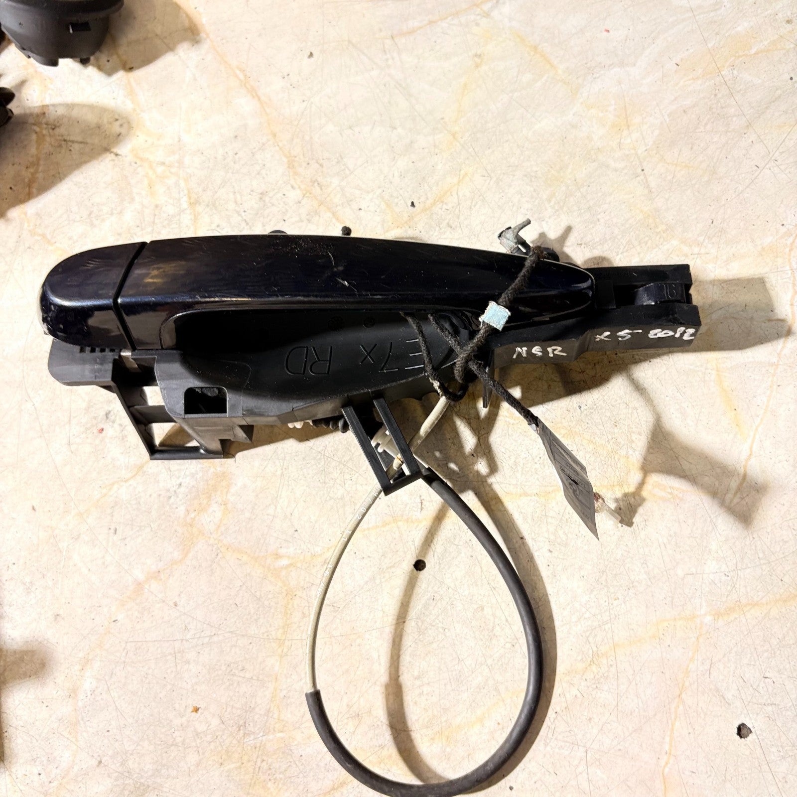 2006-2013 BMW X5 DOOR HANDLE REAR LEFT SIDE OUTSIDE 140107-10