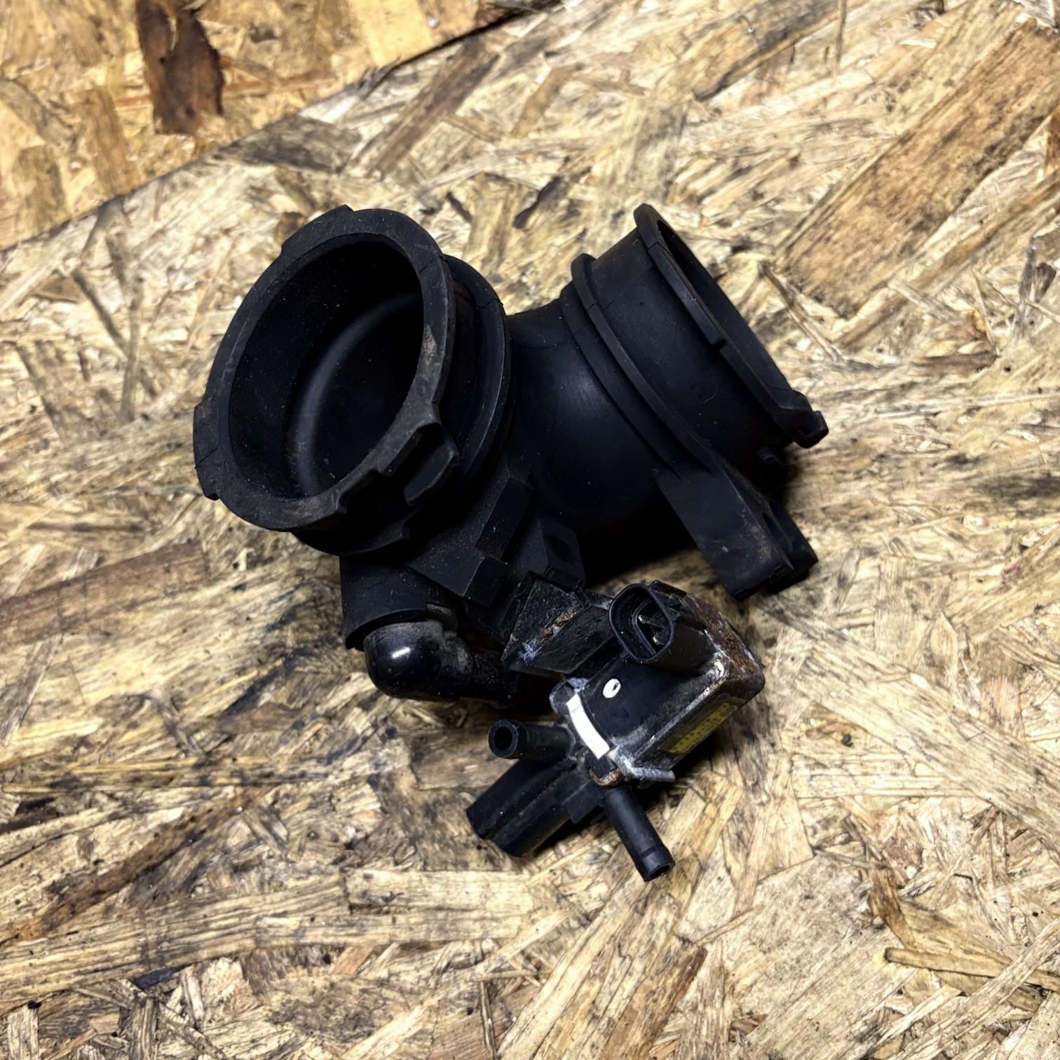 Mazda2/Demio DE/DH 2007-2015 1.3/1.4 Air Intake Pipe Valve 014081-2450