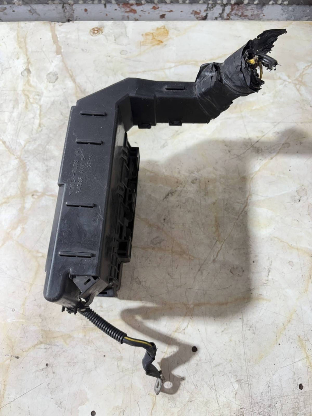 71547003ta 7154-7003ta 24382av715 Fuse box for Nissan Primera