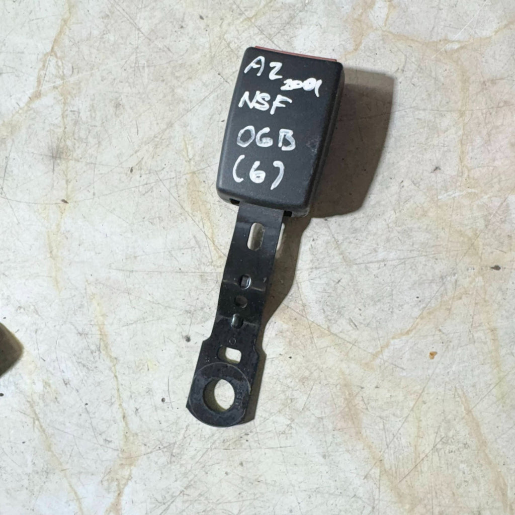AUDI A2 SEAT BELT RECEIVER BUCKLE FRONT LEFT SIDE 2001