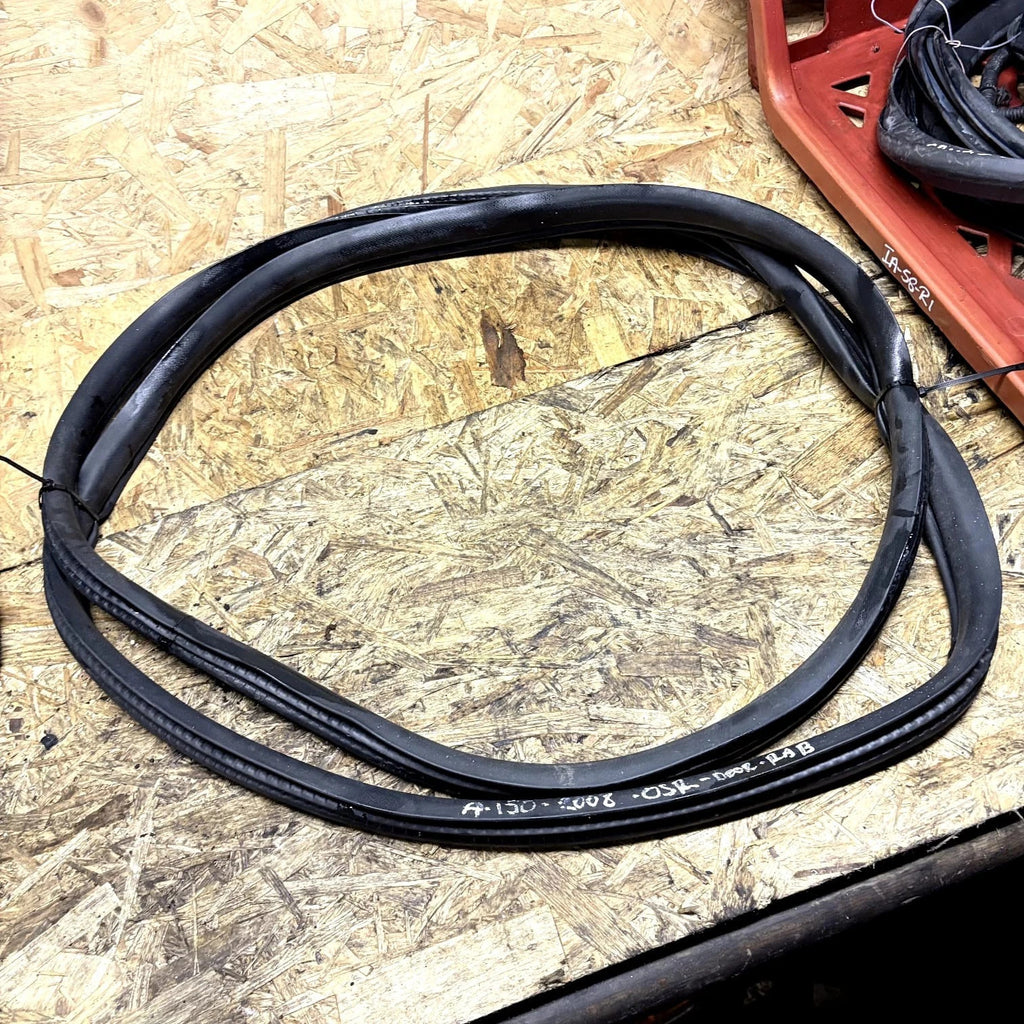Ford Focus . ST 2015 DRIVER REAR DOOR RUBBER SEAL