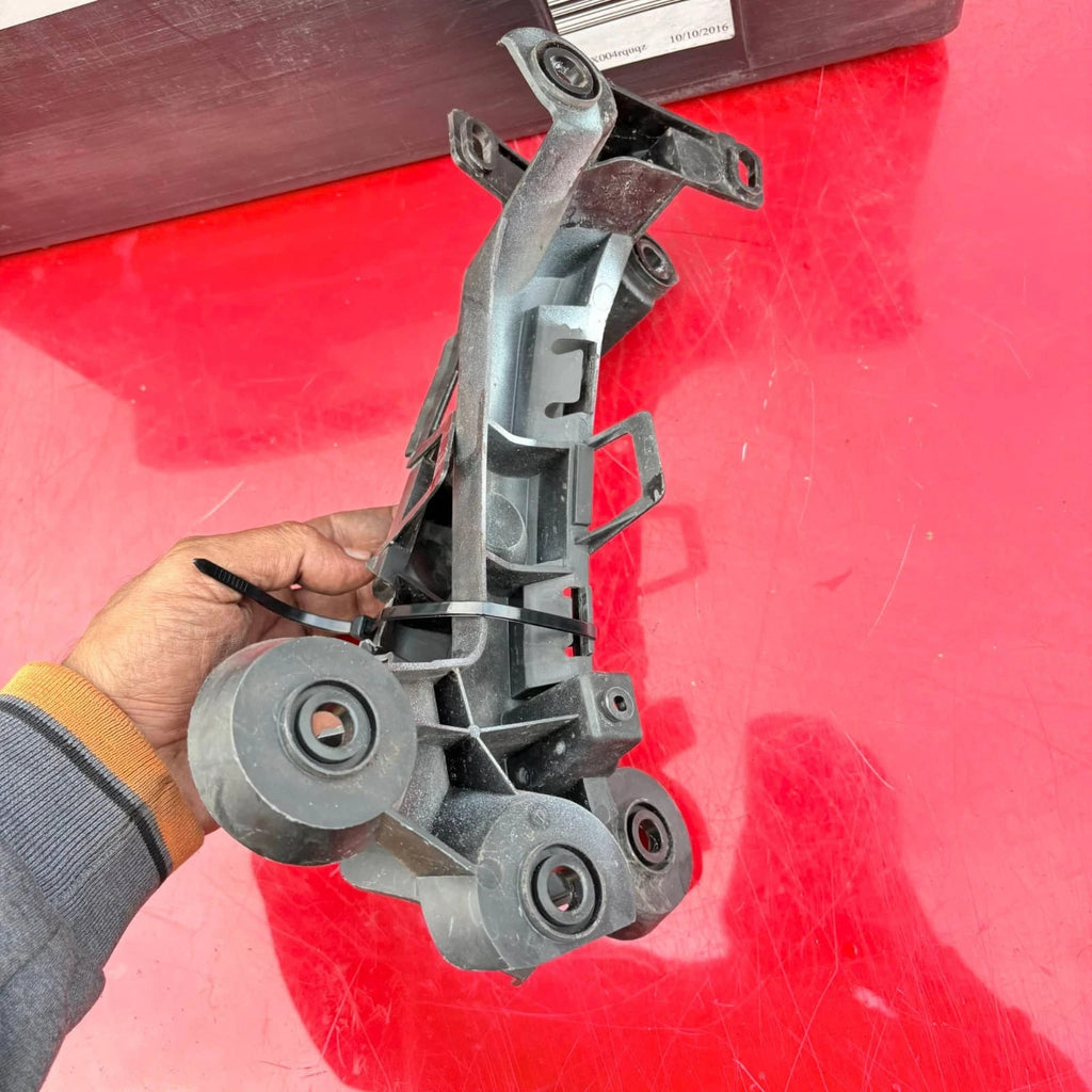 CITROEN DS3 O/S/R REAR Front BUMPER BRACKET 09683742980 2PC