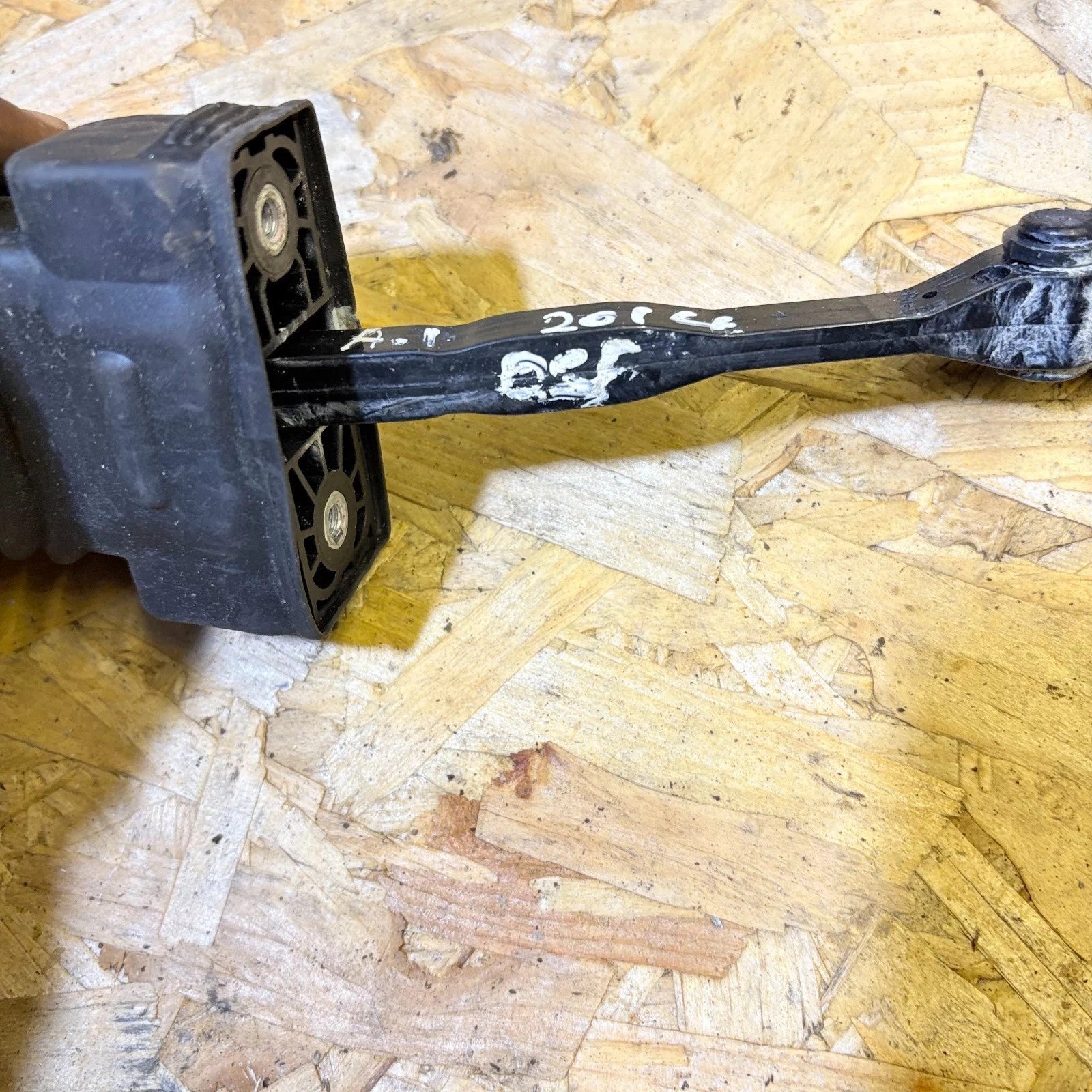 AUDI A1 MK1 2010-2018 5DR HB DRIVER SIDE FRONT DOOR CHECK STRAP