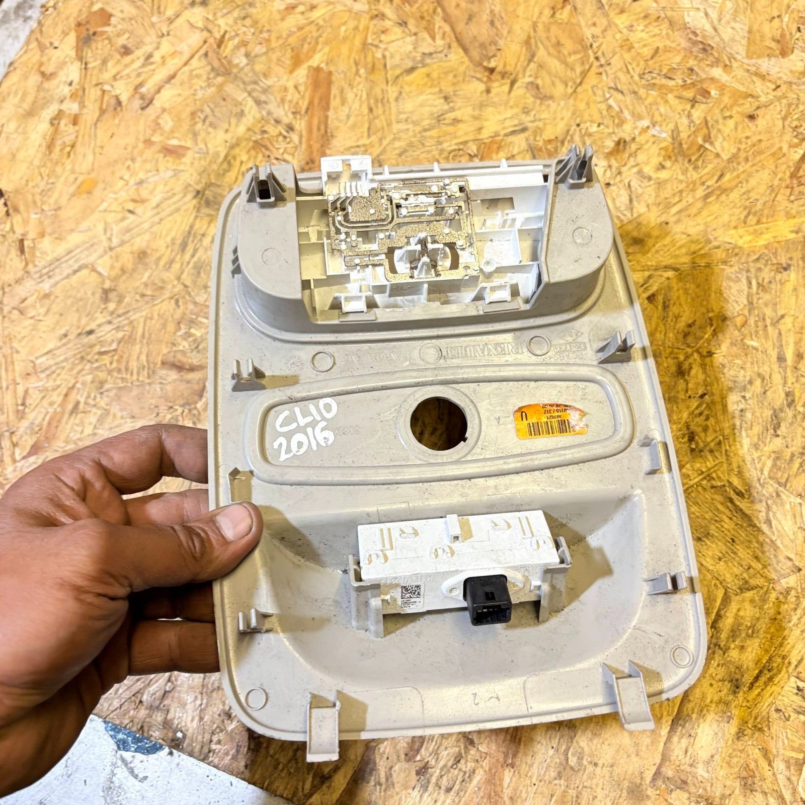 Renault Clio MK4 2012-2019 Front Interior Roof Map Light Console